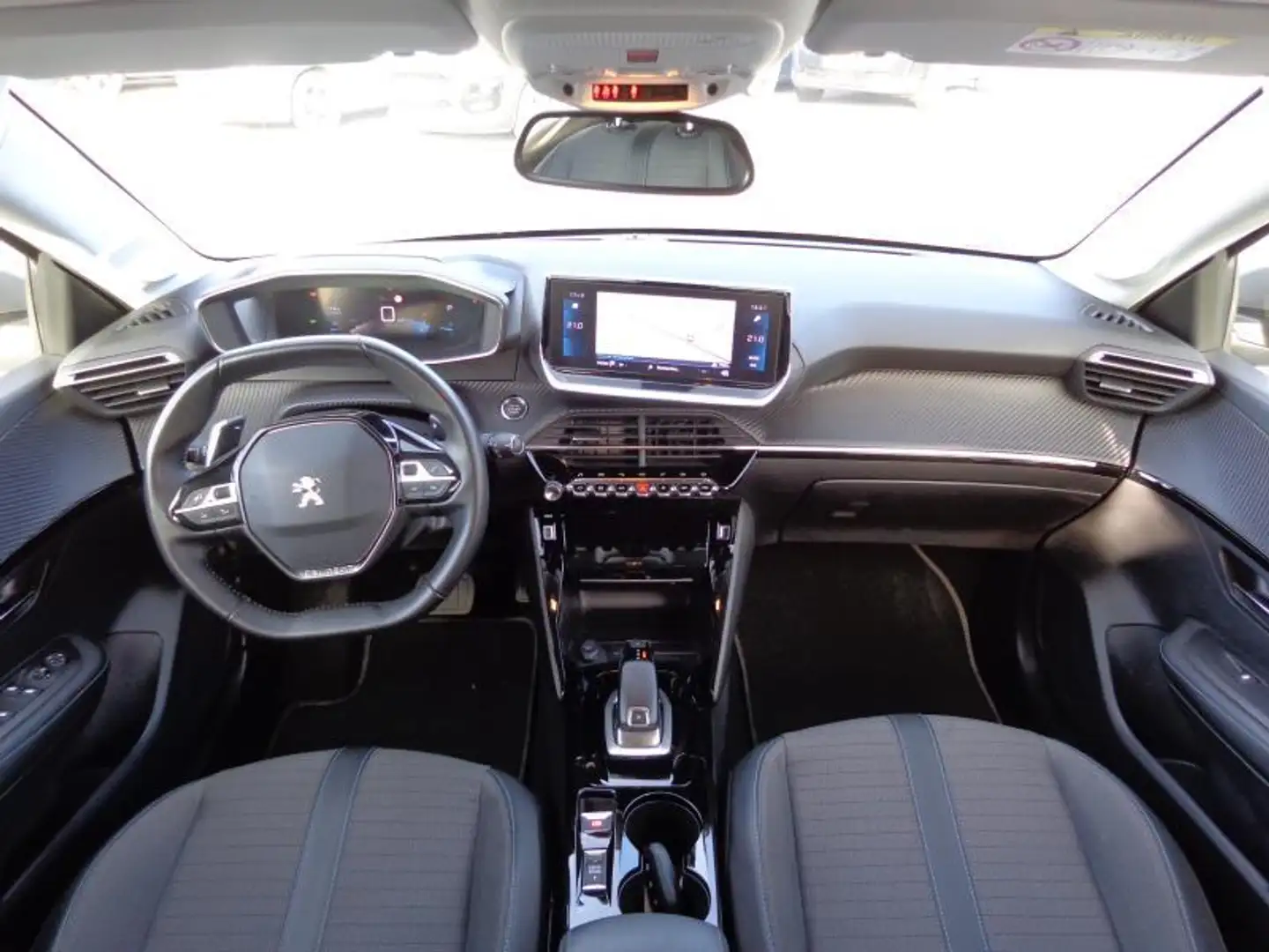 Peugeot 208 1.2i Allure EAT8 - LED - GPS Grijs - 2