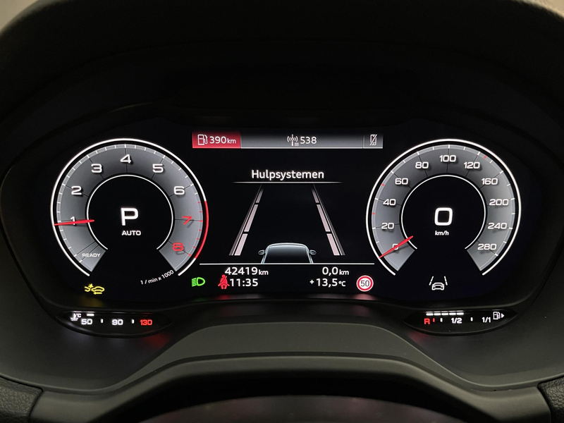 Audi Q2 35 TFSI S Edition 17"/Matrix LED/Camera/Adaptieve — photo 6