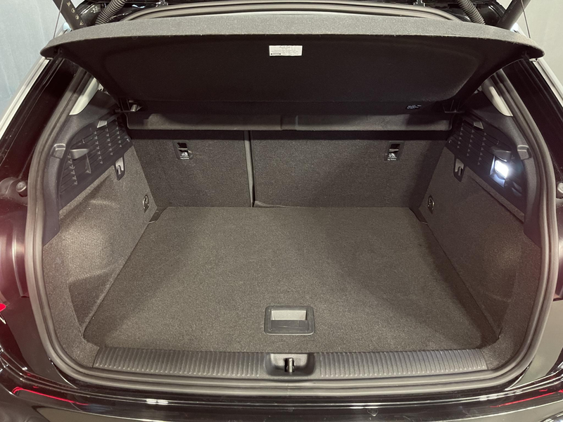 Audi Q2 35 TFSI S Edition 17"/Matrix LED/Camera/Adaptieve — photo 10