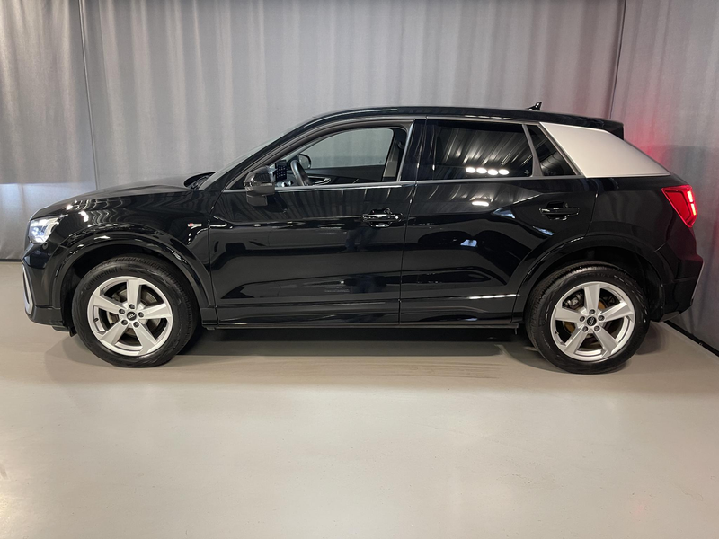 Audi Q2 35 TFSI S Edition 17"/Matrix LED/Camera/Adaptieve — photo 4