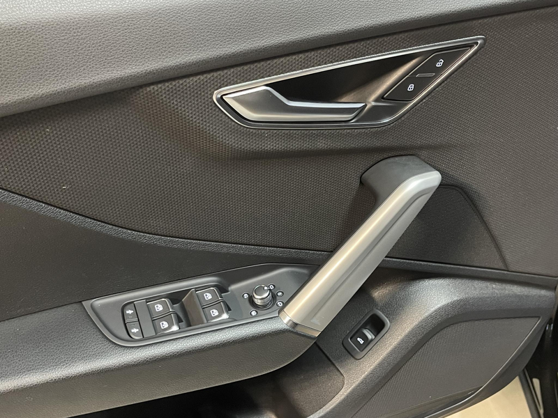 Audi Q2 35 TFSI S Edition 17"/Matrix LED/Camera/Adaptieve — photo 25