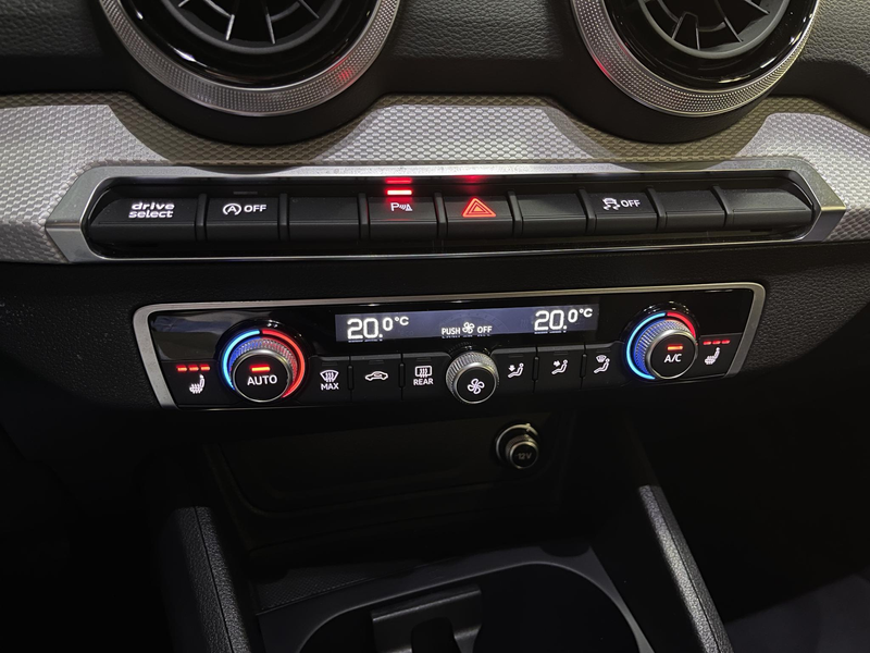 Audi Q2 35 TFSI S Edition 17"/Matrix LED/Camera/Adaptieve — photo 22