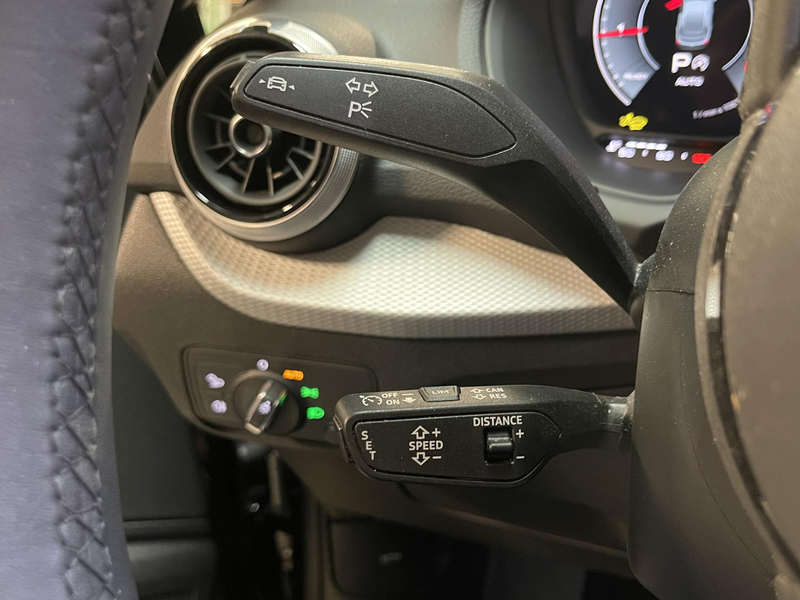 Audi Q2 35 TFSI S Edition 17"/Matrix LED/Camera/Adaptieve — photo 12