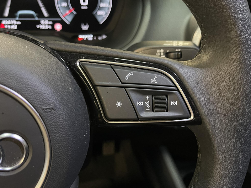 Audi Q2 35 TFSI S Edition 17"/Matrix LED/Camera/Adaptieve — photo 14