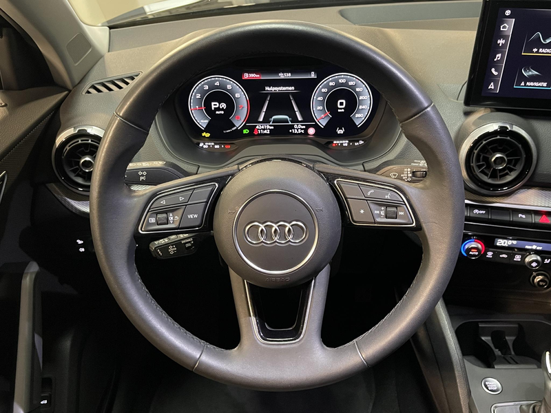 Audi Q2 35 TFSI S Edition 17"/Matrix LED/Camera/Adaptieve — photo 5
