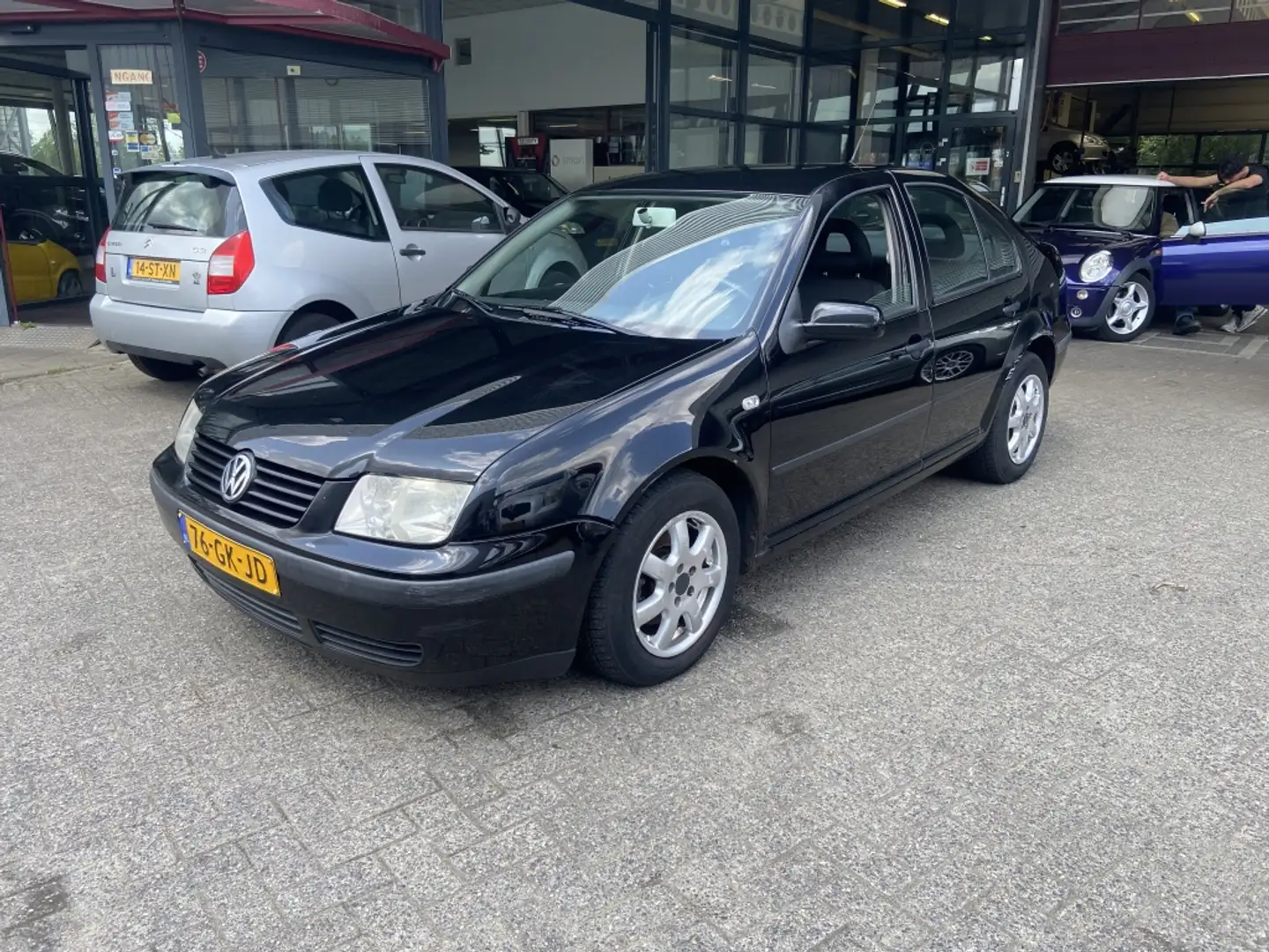 Volkswagen Bora 1.9 SDI Trendline Zwart - 1