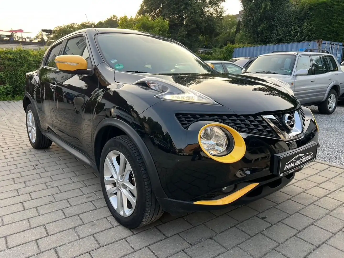 Nissan Juke Acenta NAVI KAMERA 1HAND EURO6 TÜV/06.2027. Noir - 1