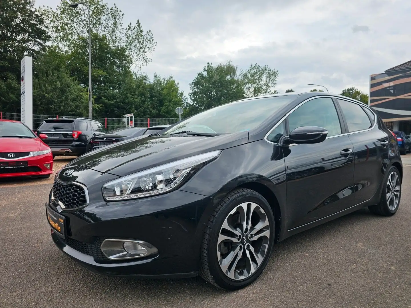 Kia Ceed / cee'd CEE´D 1.6 CRDi Lim. Euro5+Kamera+Navi+ Negro - 1