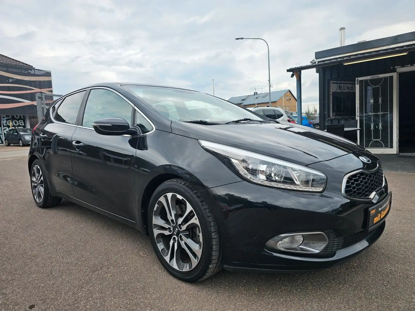 Kia Ceed / cee'd CEE´D 1.6 CRDi Lim. Euro5+Kamera+Navi+ Negro - 2