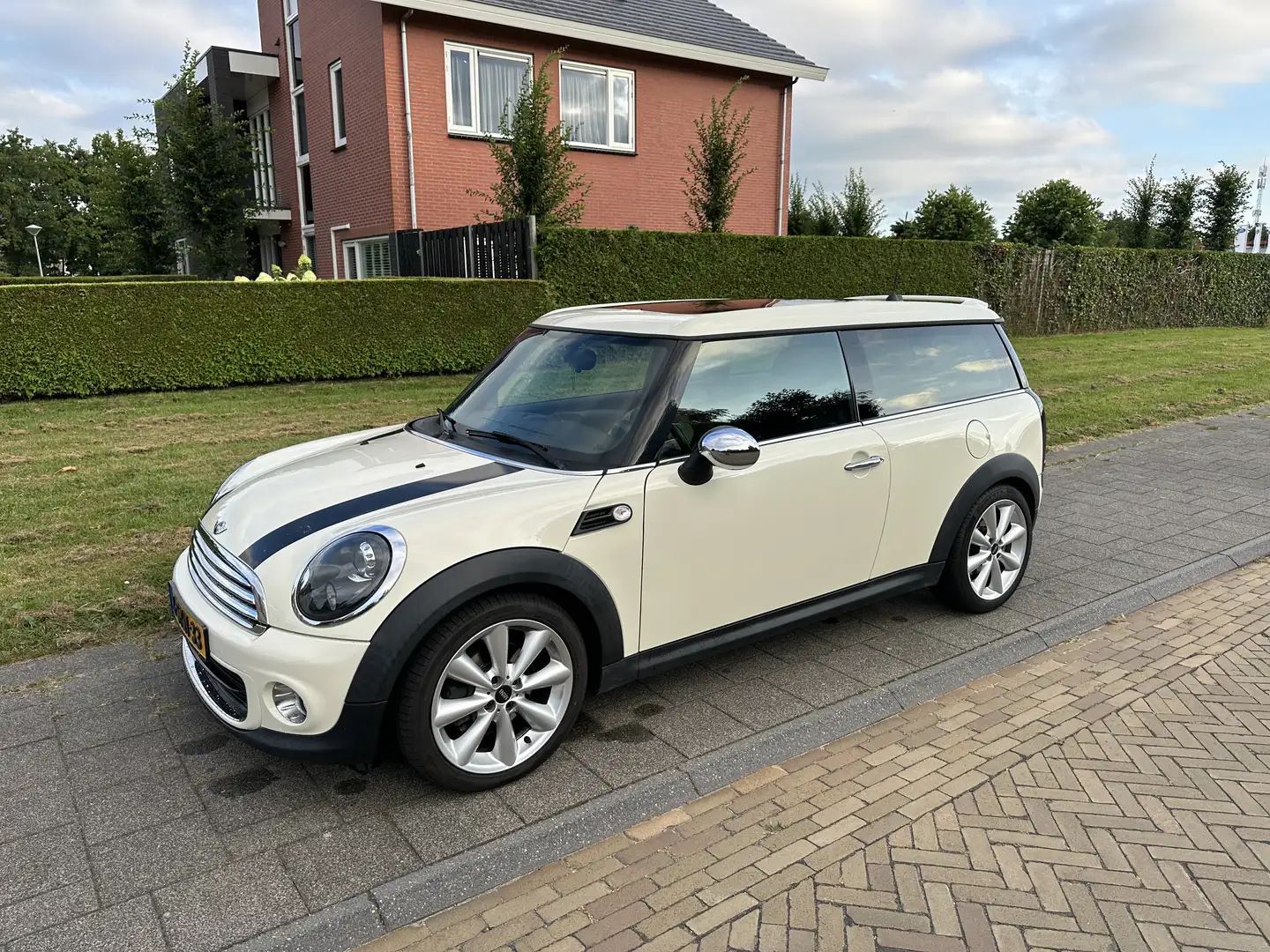 MINI Clubvan One Beige - 1