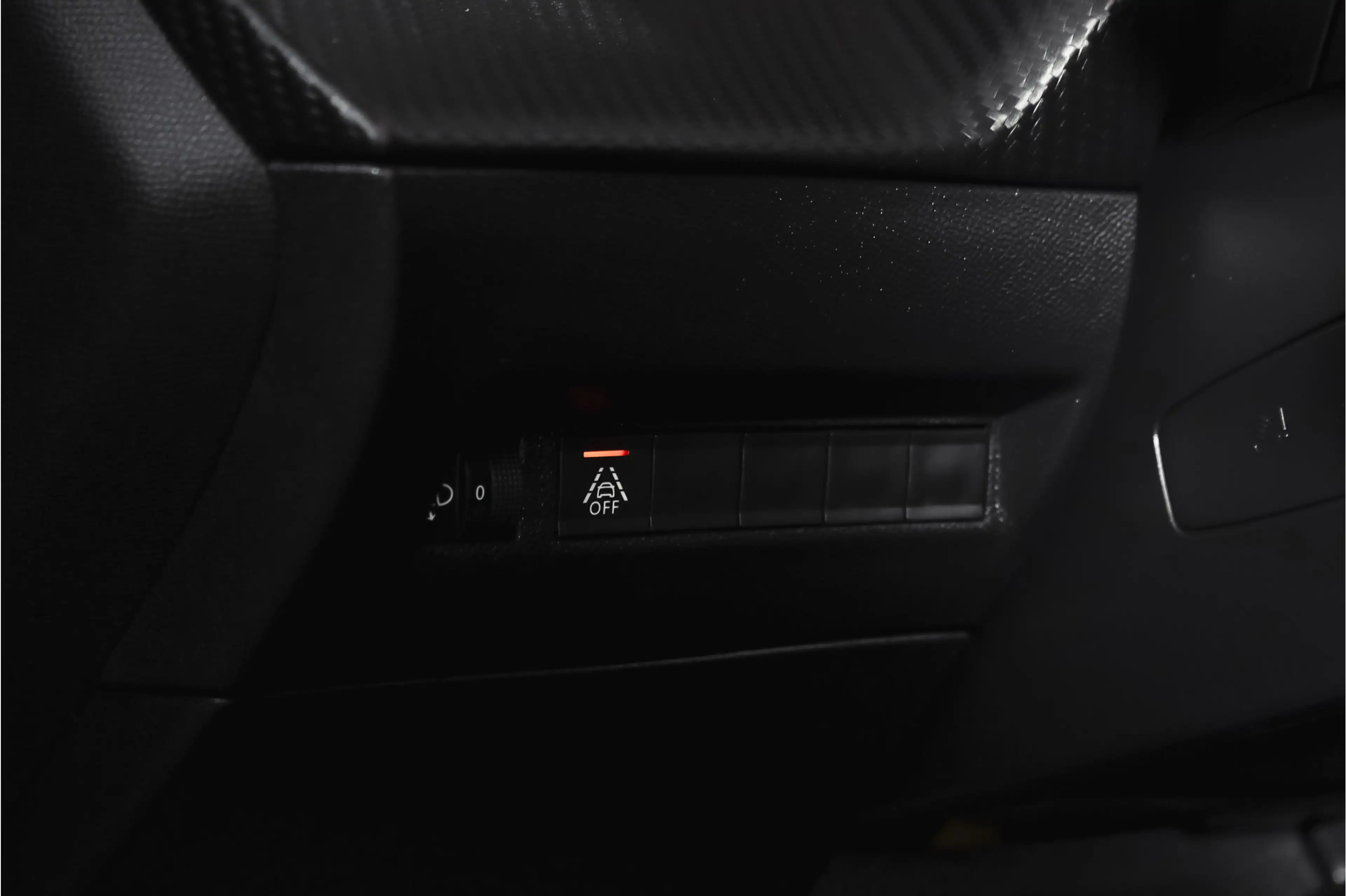 Peugeot 2008 1.2 PureTech 100 PK Allure | Cruise | PDC | Camera — photo 44