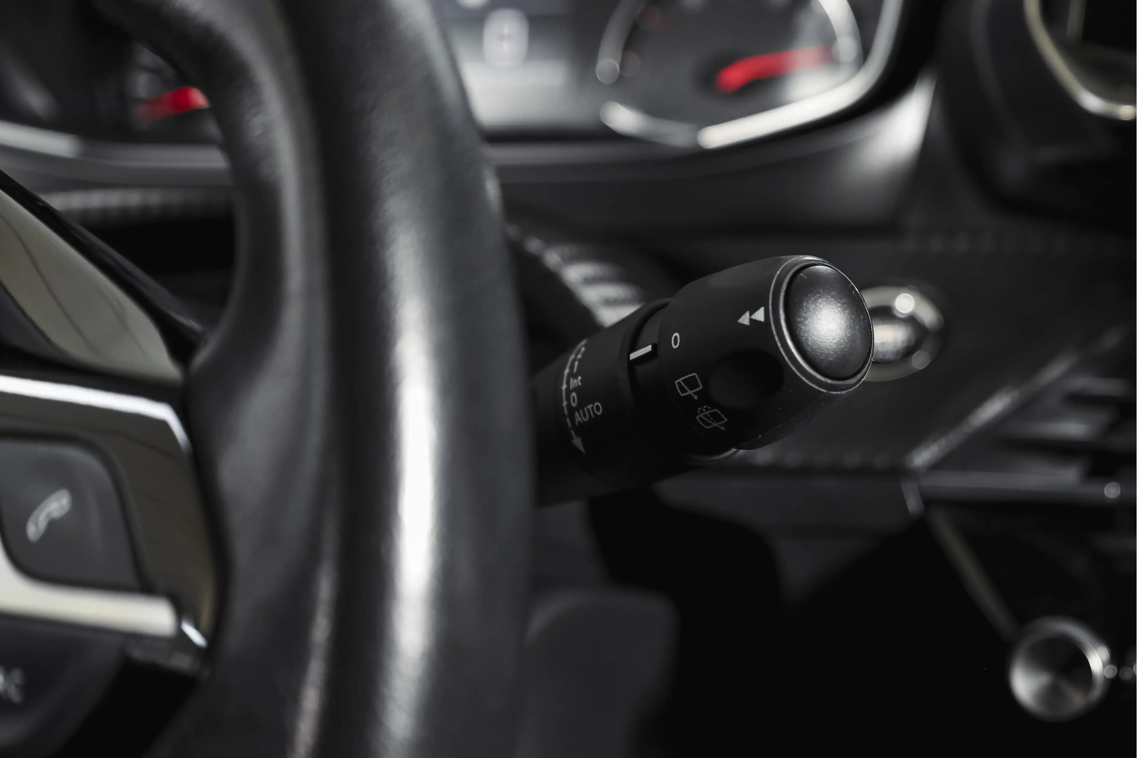Peugeot 2008 1.2 PureTech 100 PK Allure | Cruise | PDC | Camera — photo 39