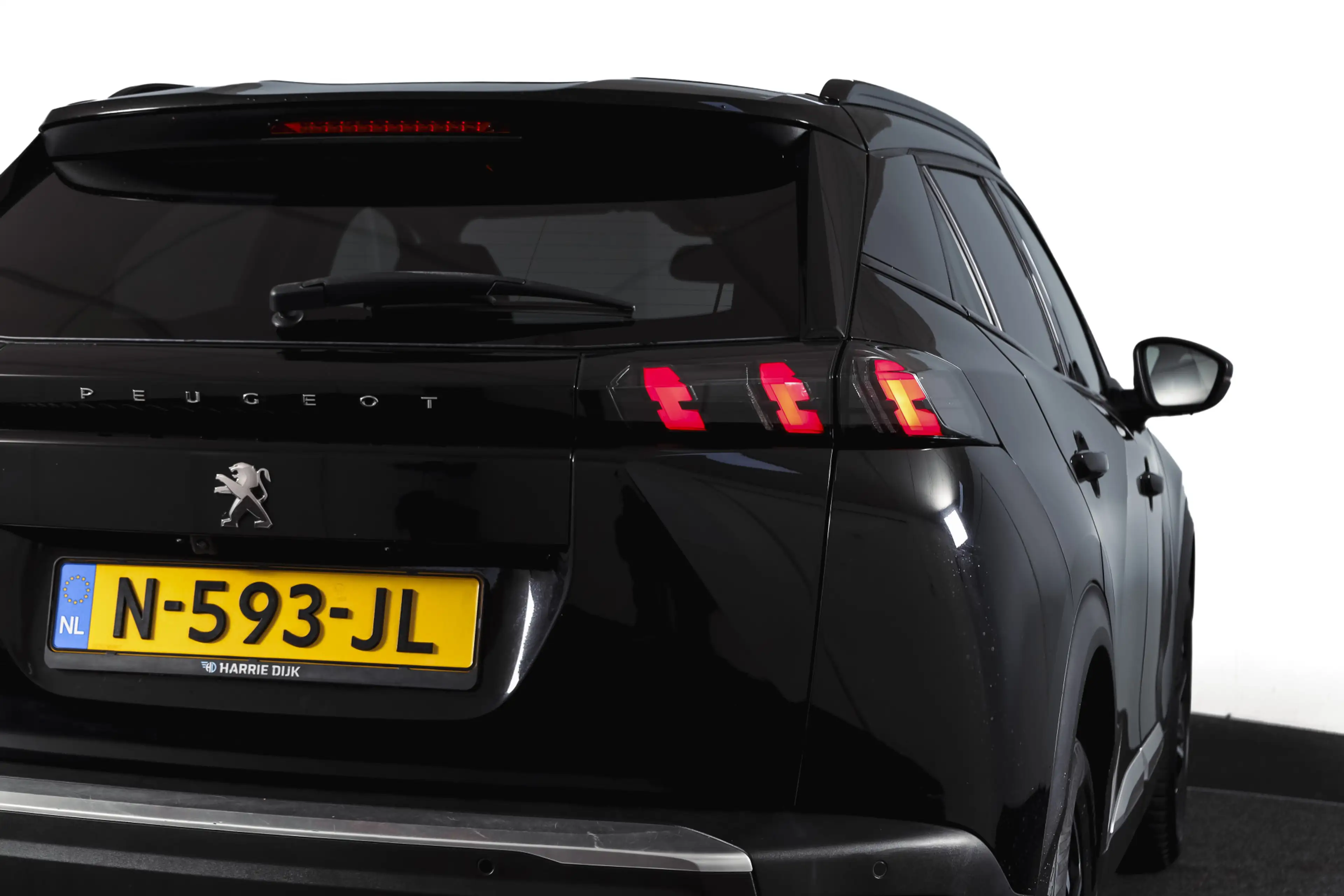 Peugeot 2008 1.2 PureTech 100 PK Allure | Cruise | PDC | Camera — photo 13