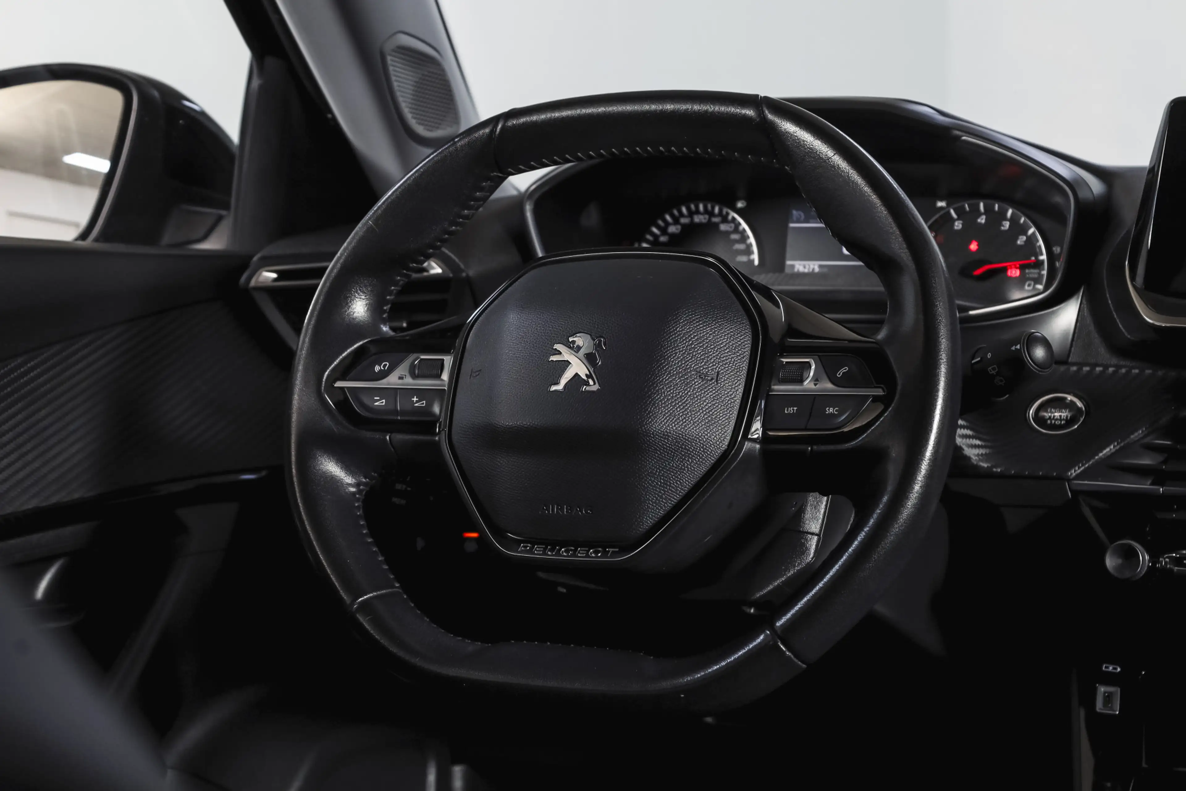 Peugeot 2008 1.2 PureTech 100 PK Allure | Cruise | PDC | Camera — photo 9