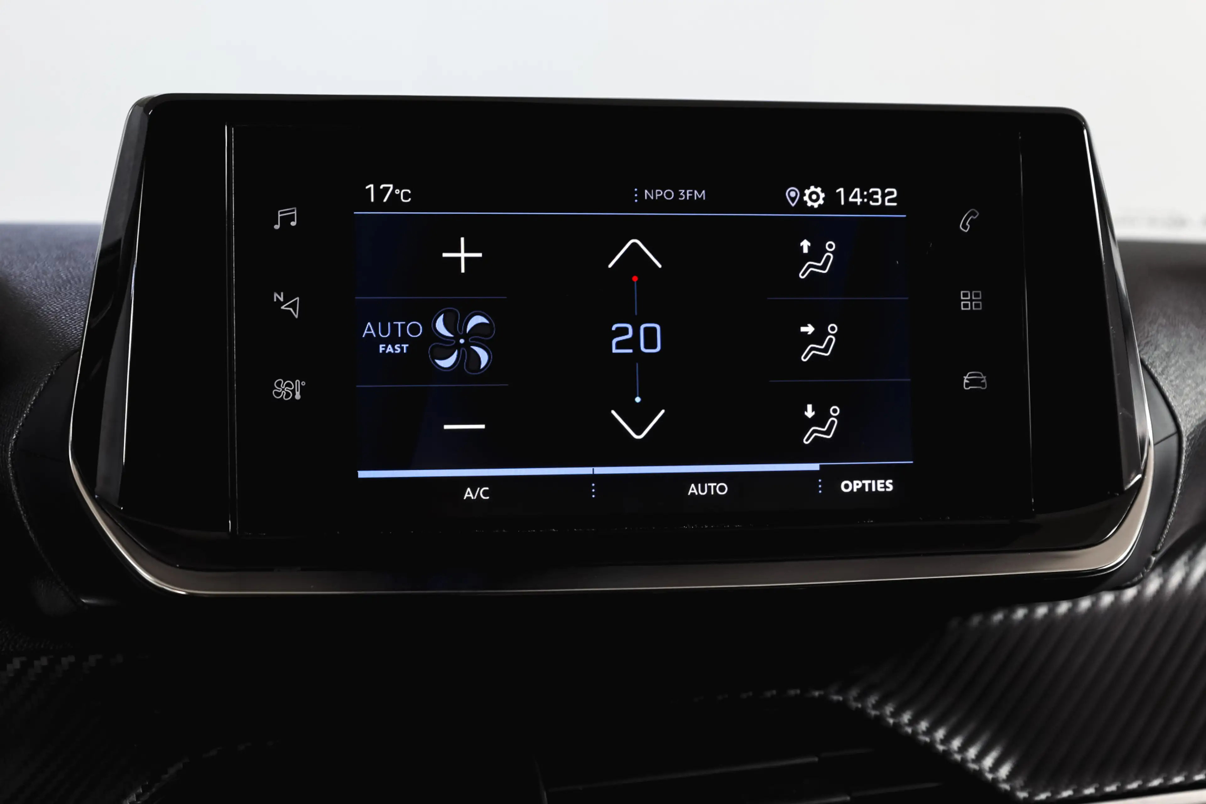 Peugeot 2008 1.2 PureTech 100 PK Allure | Cruise | PDC | Camera — photo 16