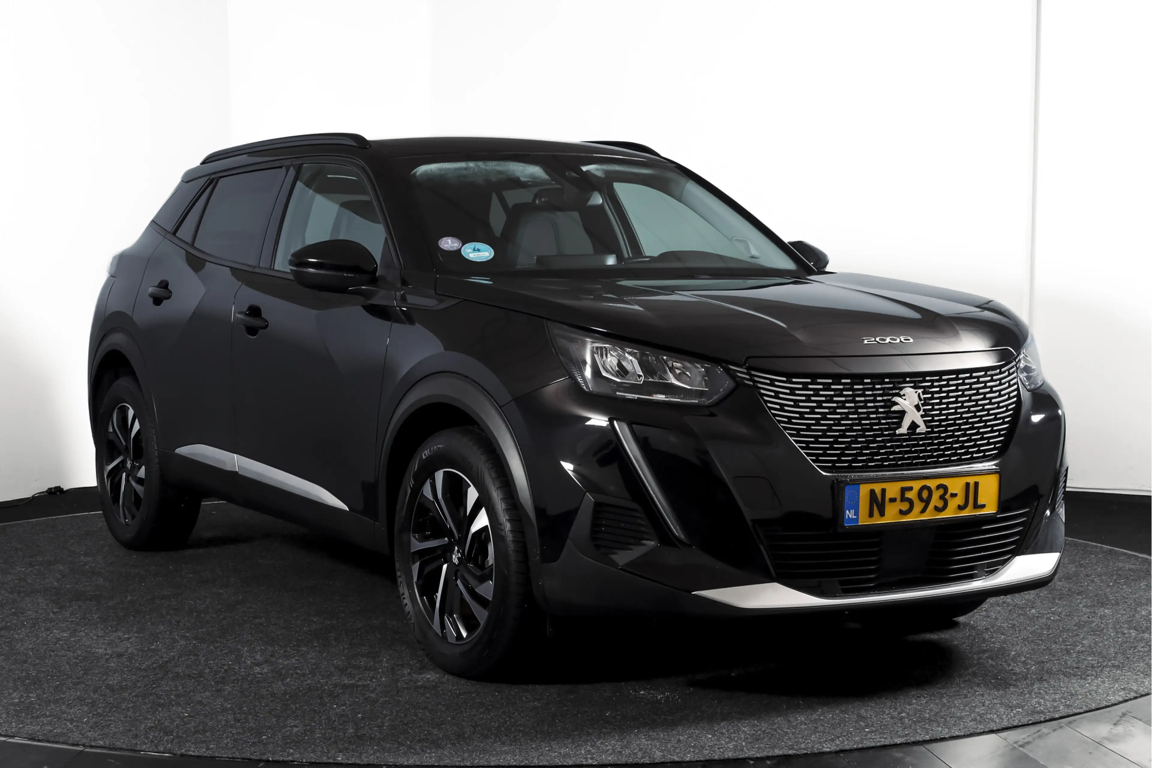 Peugeot 2008 1.2 PureTech 100 PK Allure | Cruise | PDC | Camera — photo 47