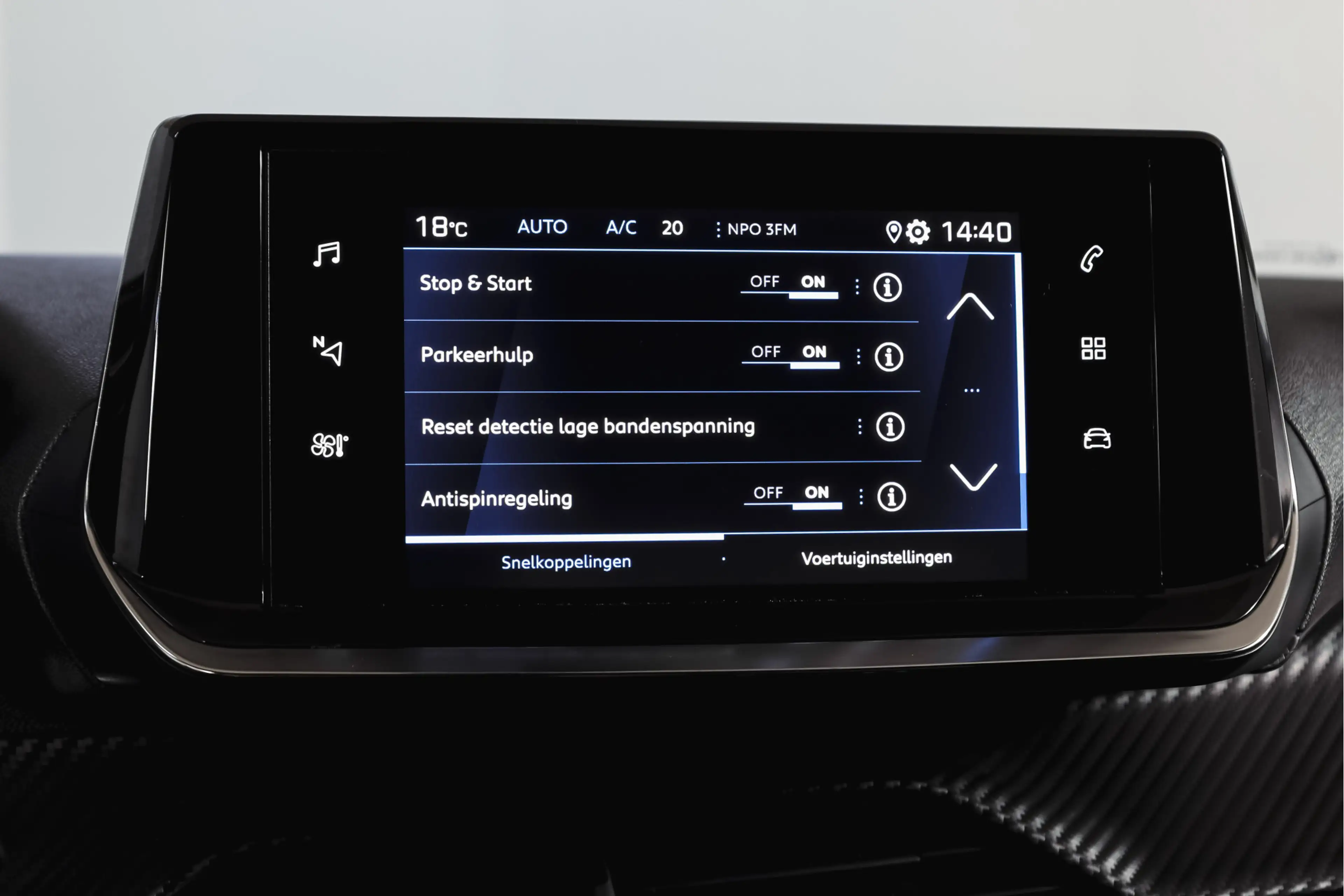 Peugeot 2008 1.2 PureTech 100 PK Allure | Cruise | PDC | Camera — photo 25
