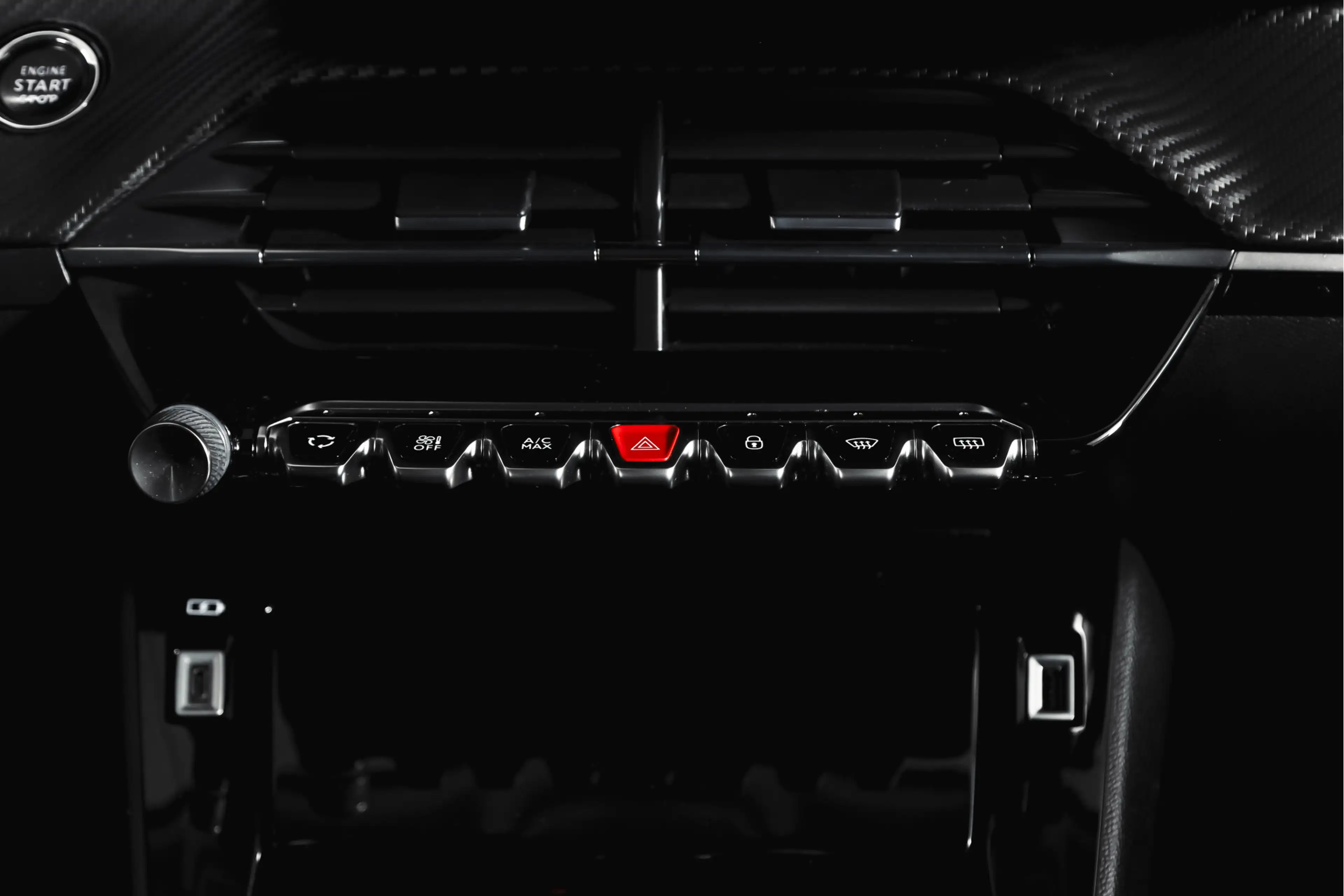 Peugeot 2008 1.2 PureTech 100 PK Allure | Cruise | PDC | Camera — photo 24