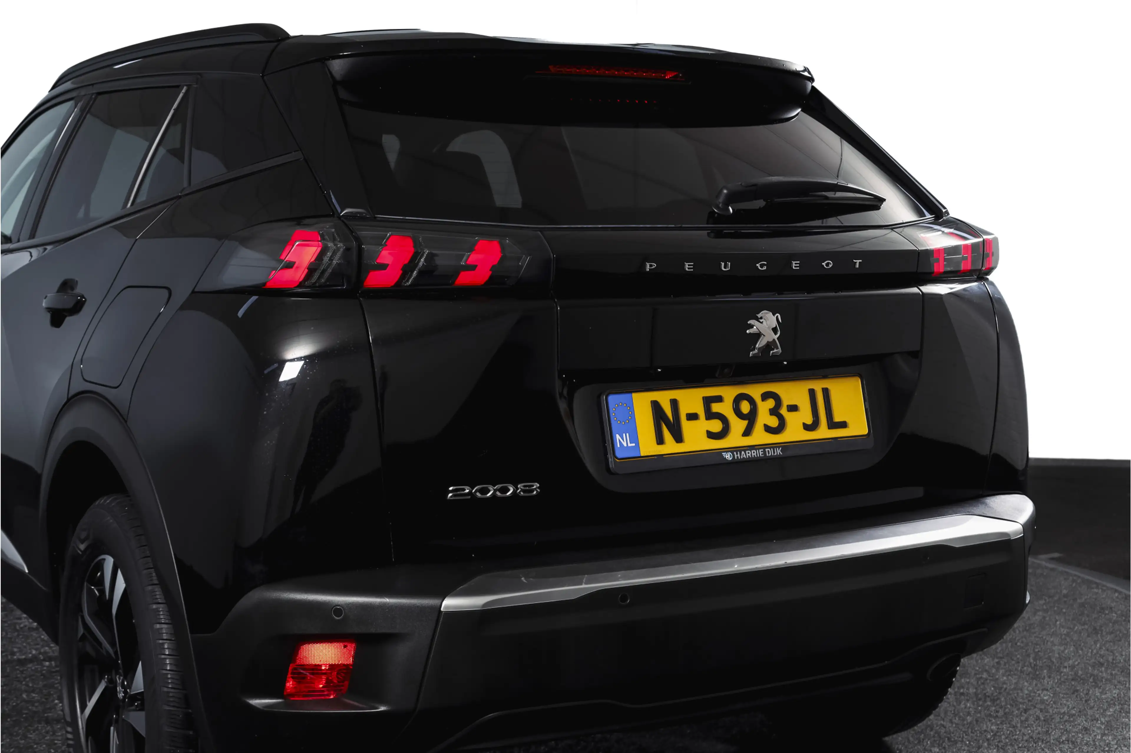 Peugeot 2008 1.2 PureTech 100 PK Allure | Cruise | PDC | Camera — photo 42