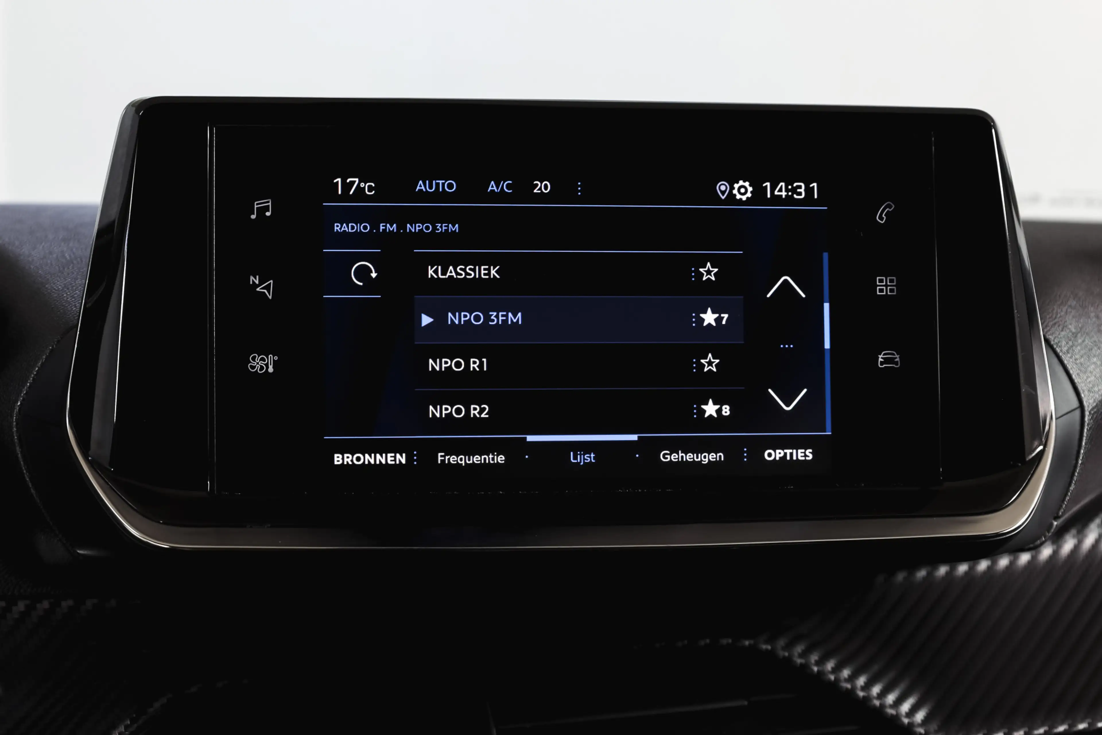 Peugeot 2008 1.2 PureTech 100 PK Allure | Cruise | PDC | Camera — photo 15
