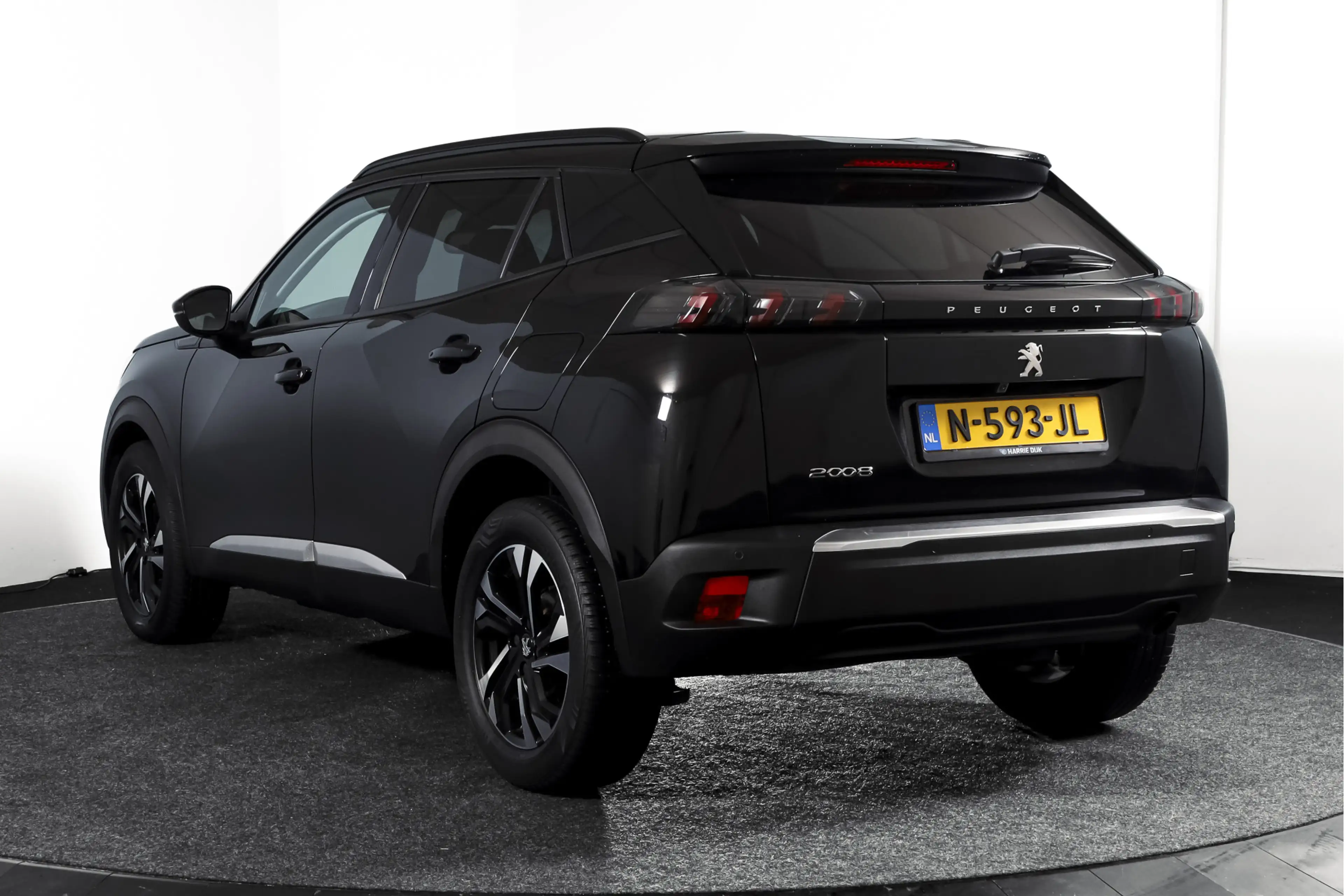 Peugeot 2008 1.2 PureTech 100 PK Allure | Cruise | PDC | Camera — photo 21