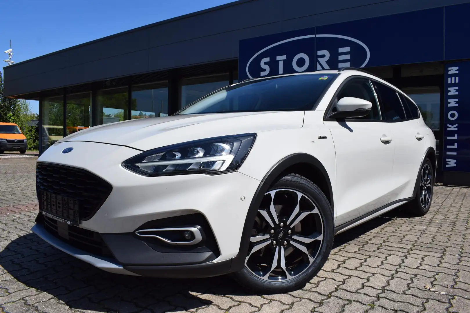 Ford Focus Turnier Active Kombi LED NAVI PDC Blanc - 1