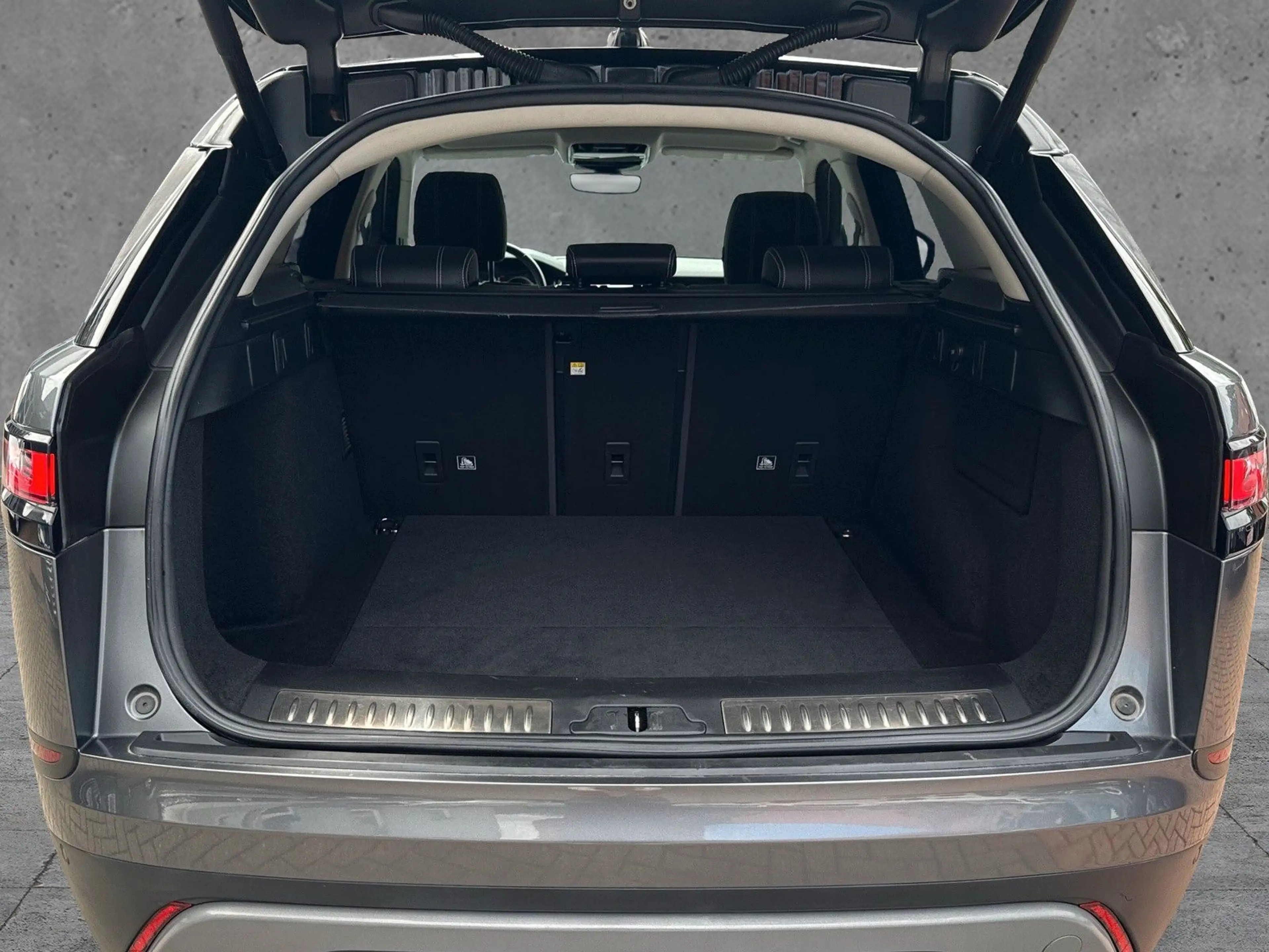Land Rover Range Rover Velar S R-CAM/MEMORY/MERIDIAN/ — photo 9