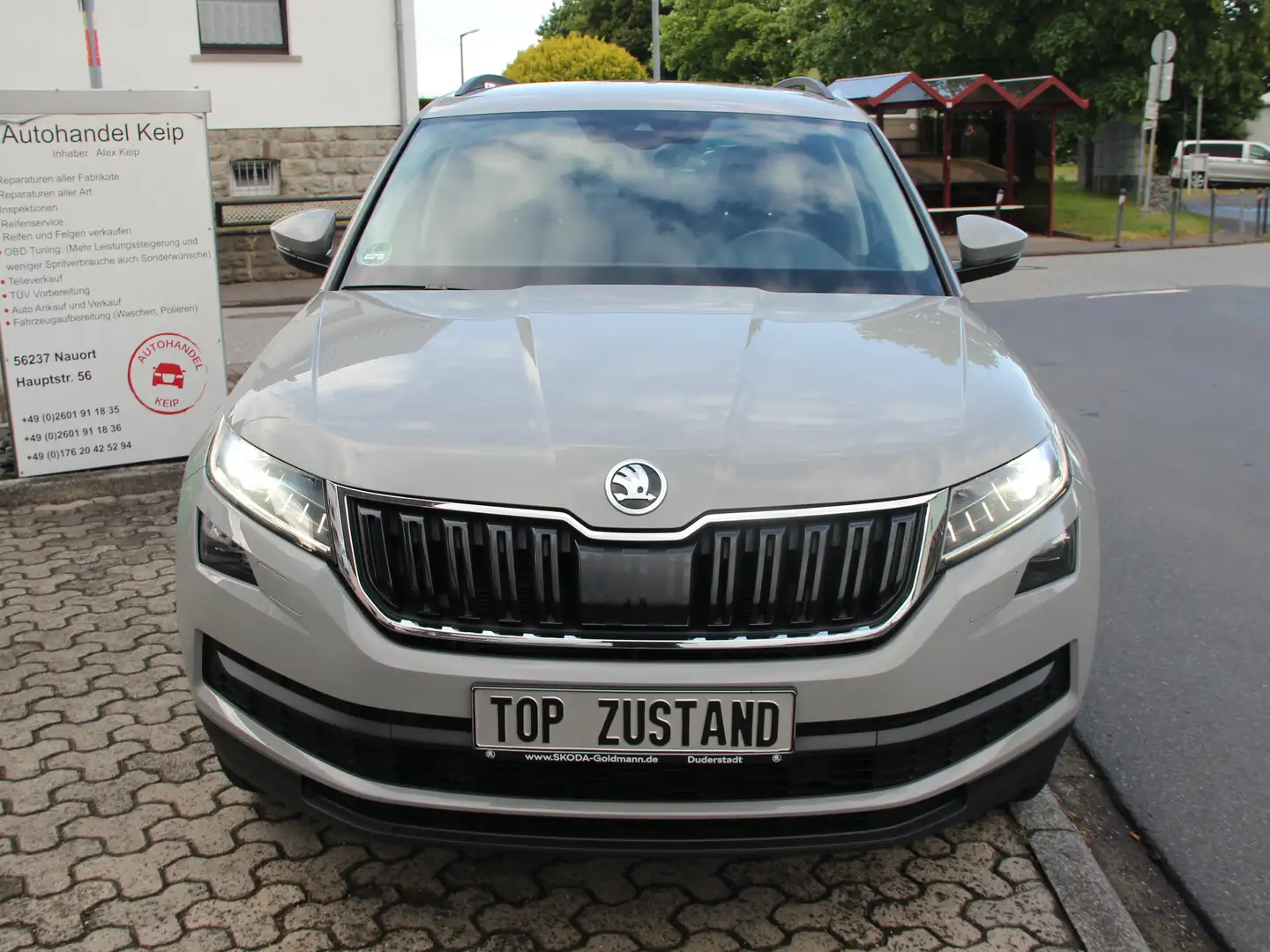 Skoda Kodiaq Drive 125 4x4. 1-Hand. Nur 73 Tkm gelaufen. Grau - 2