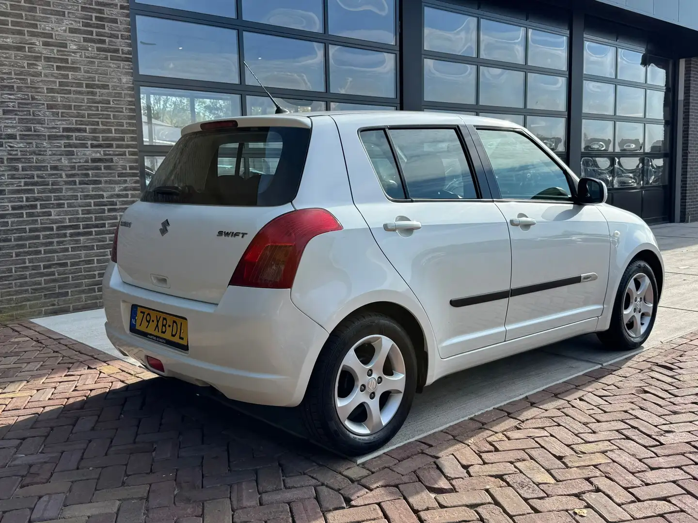 Suzuki Swift 1.3 Shogun | Airco | Radio | Elektrisch pakket | Bianco - 2