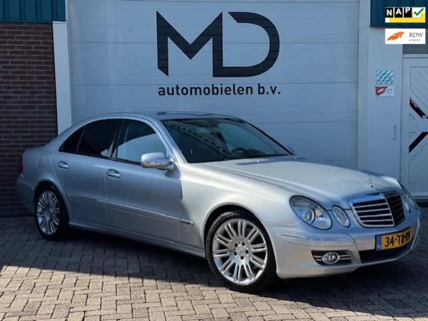 Mercedes-Benz E 200 K. Avantgarde OrigineelNederlands Grijs - 1