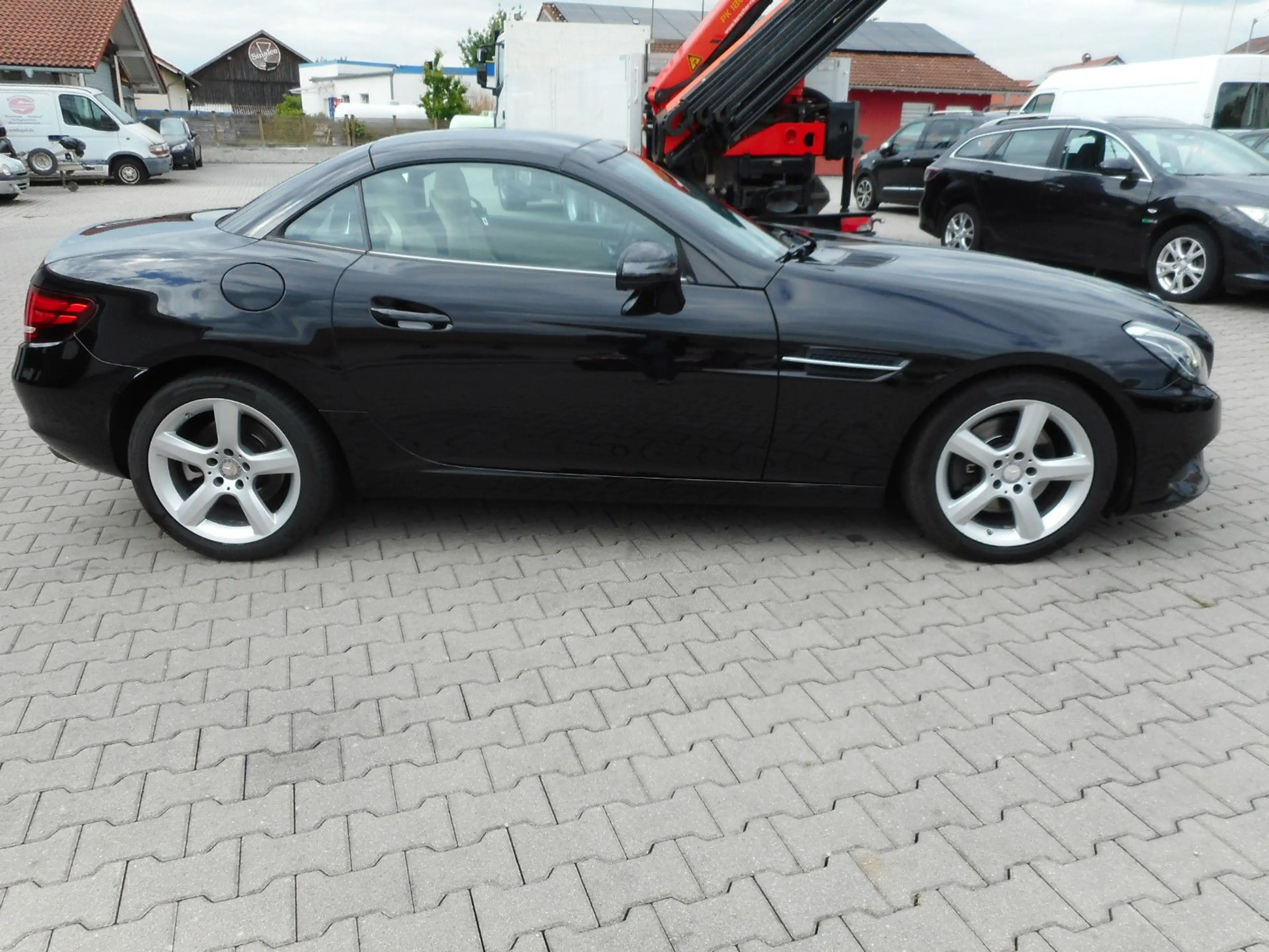 Mercedes-Benz SLC 250 d Panoramadach Navi PDC Airscarf — photo 5