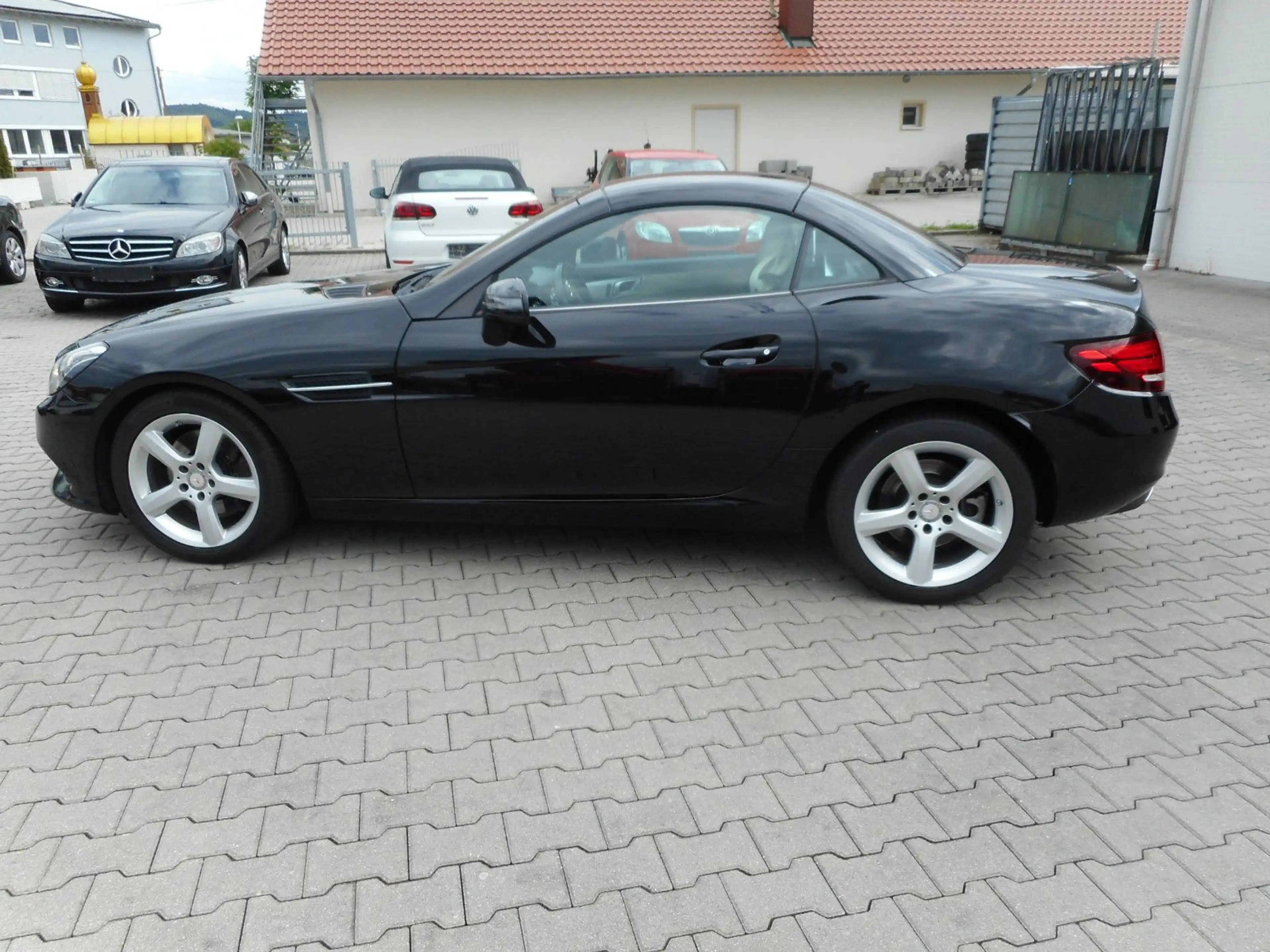 Mercedes-Benz SLC 250 d Panoramadach Navi PDC Airscarf — photo 4