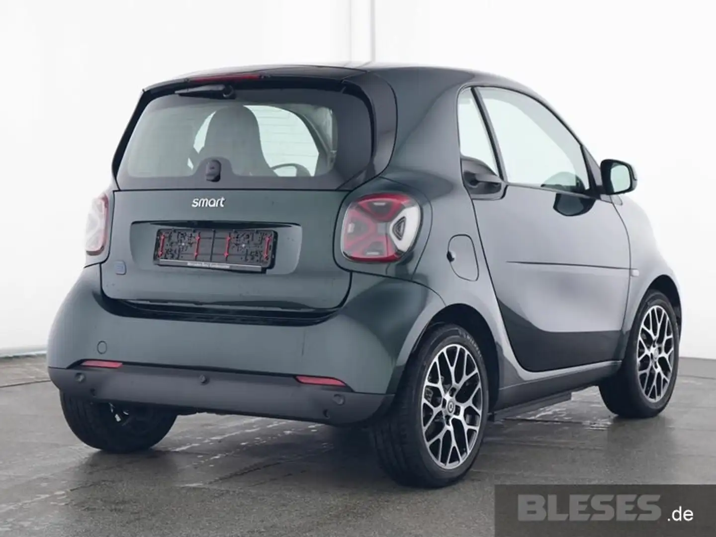 smart forTwo smart fortwo EQ Prime Exclusive Plus+22kW+JBL+Pano Grün - 2