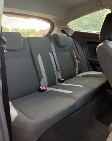Ford Fiesta view 9