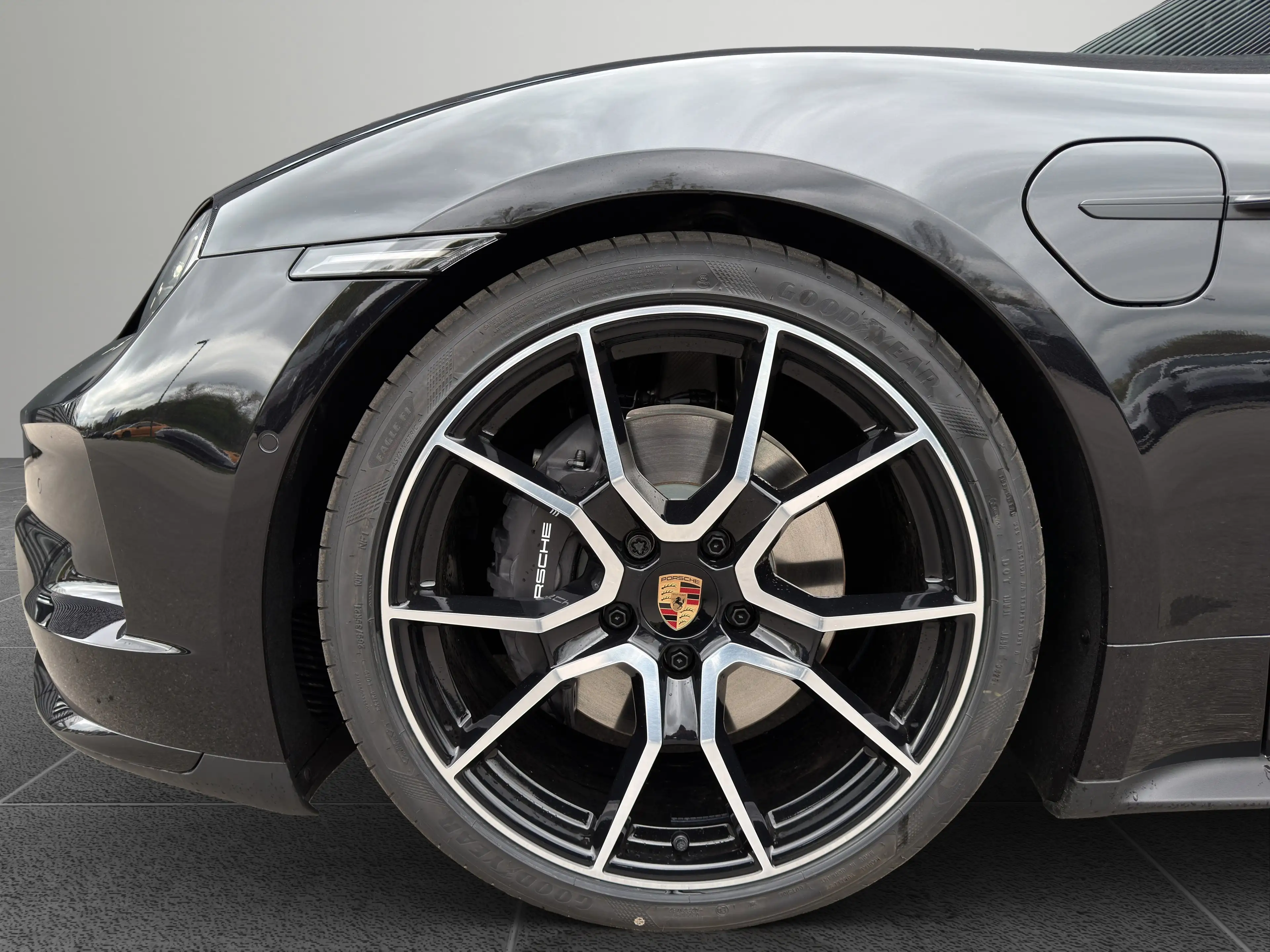 Porsche Taycan Sport Turismo Black Edition | Panorama | — photo 7