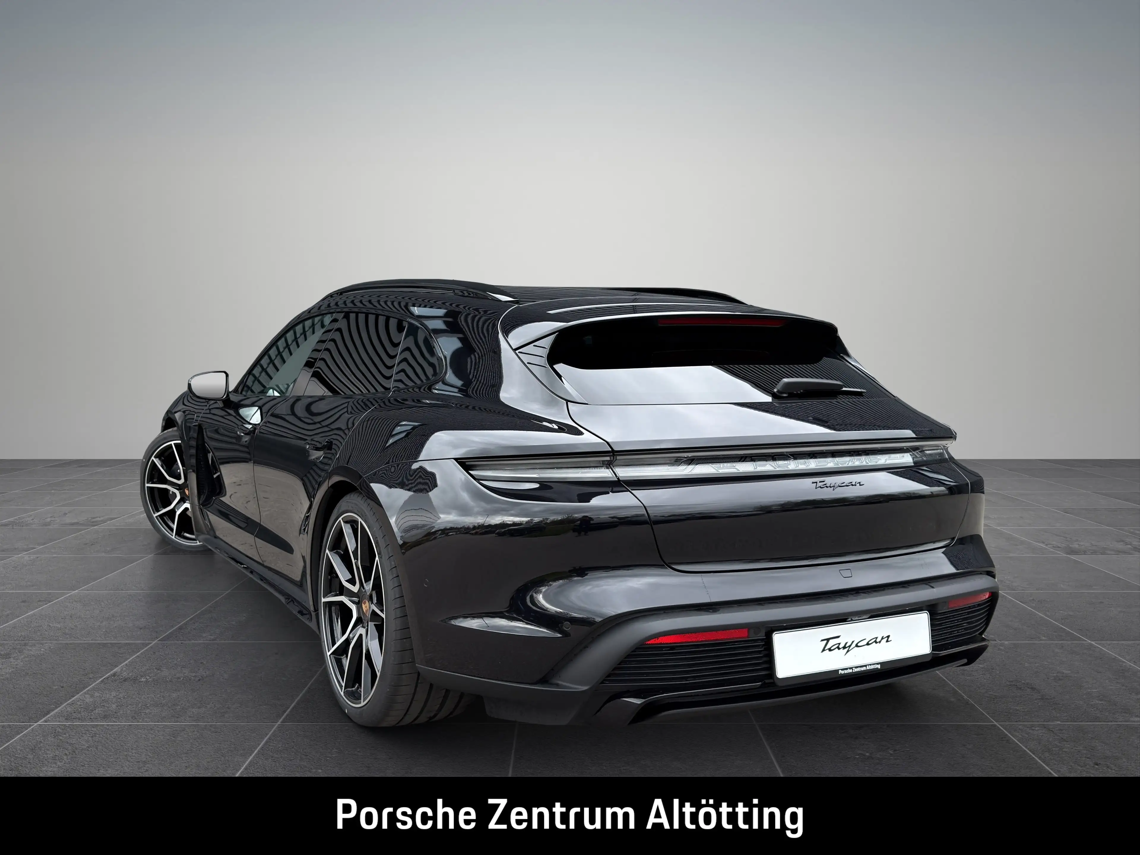 Porsche Taycan Sport Turismo Black Edition | Panorama | — photo 4