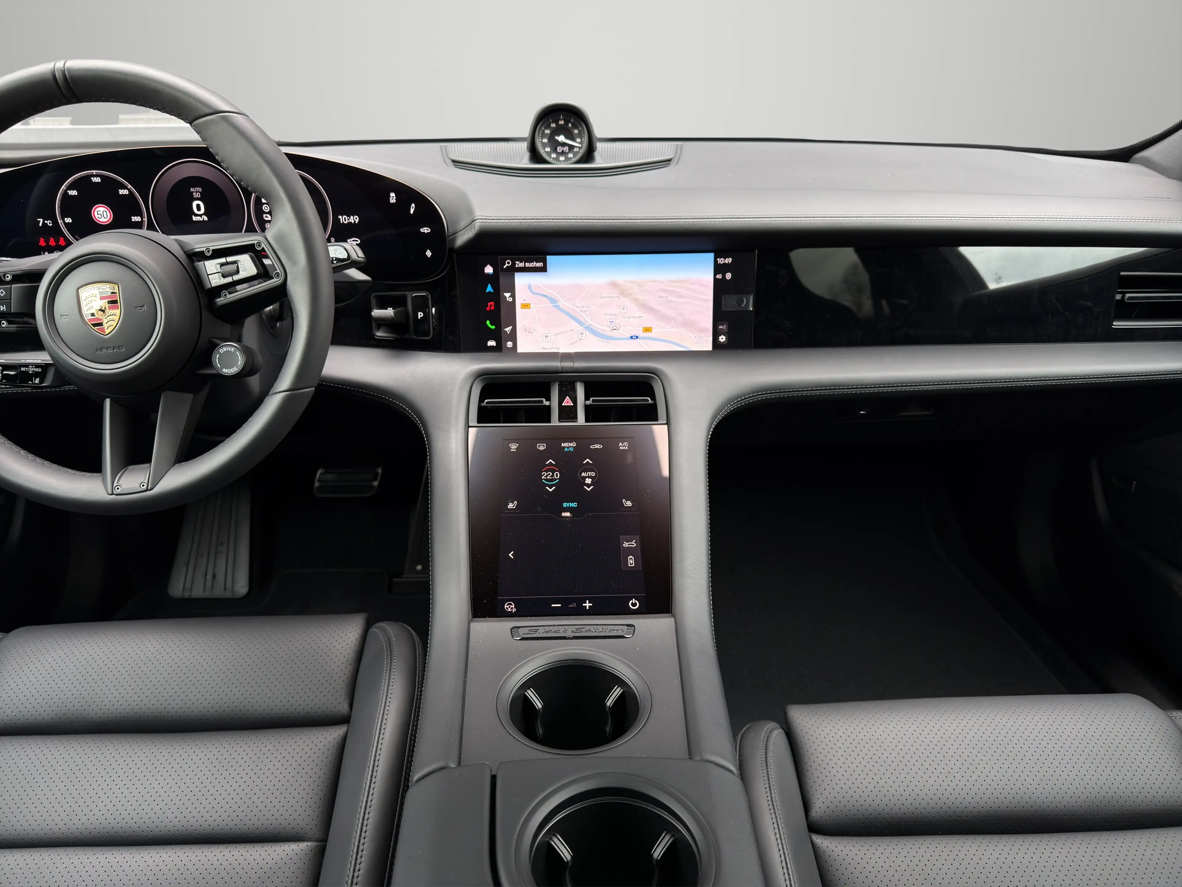 Porsche Taycan Sport Turismo Black Edition | Panorama | — photo 15
