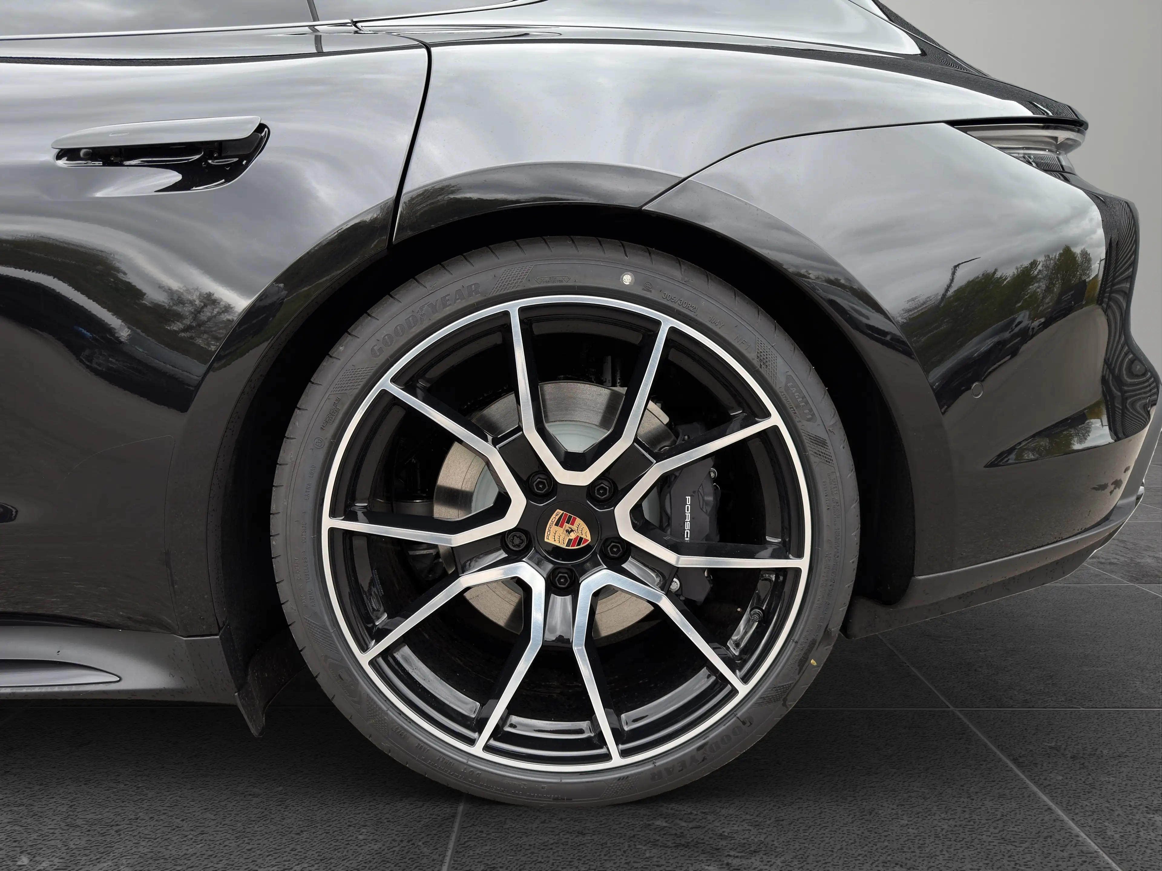 Porsche Taycan Sport Turismo Black Edition | Panorama | — photo 8