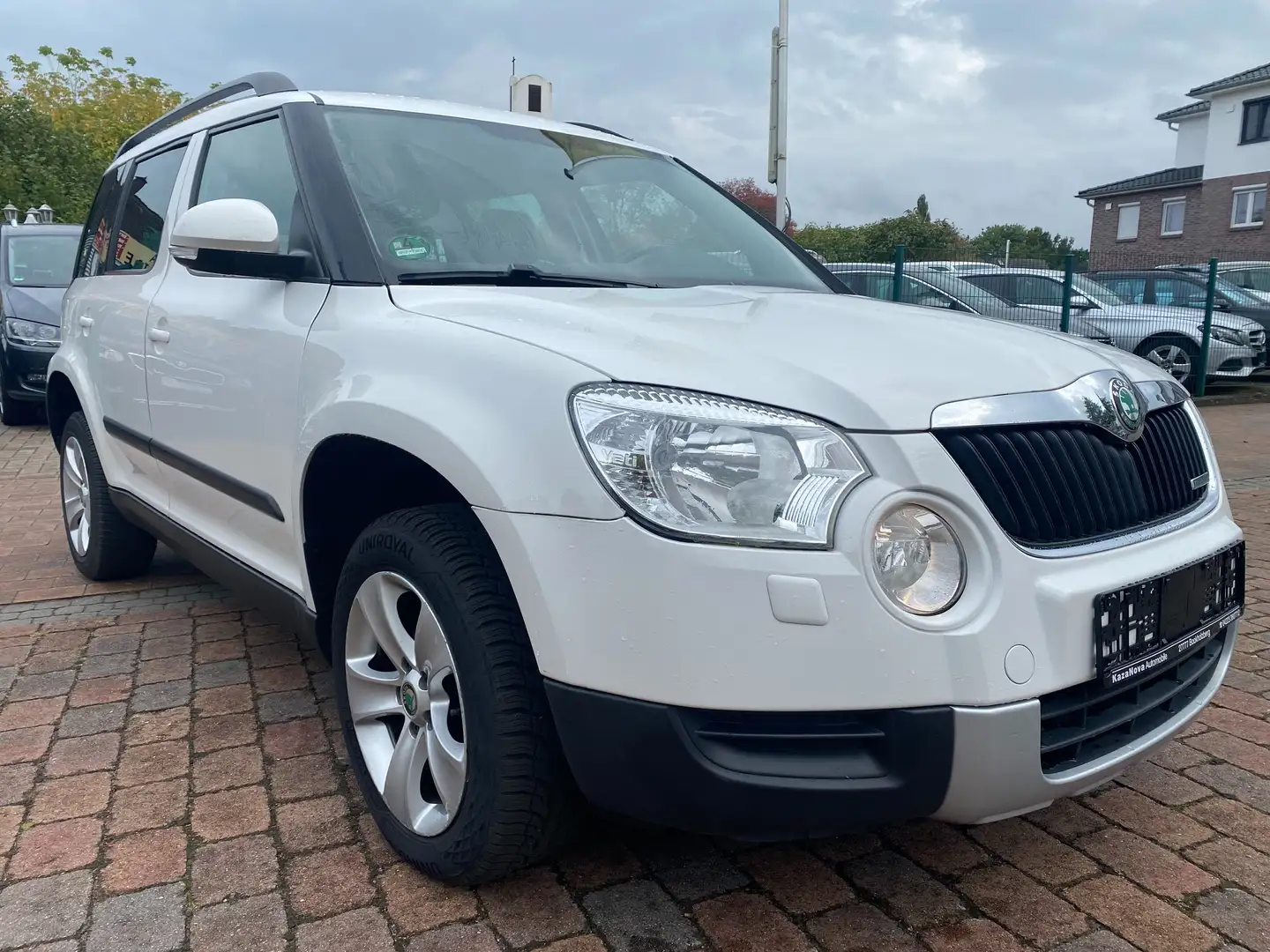Skoda Yeti 1.6 TDI GreenLine AHK SHZ NAV Bílá - 1