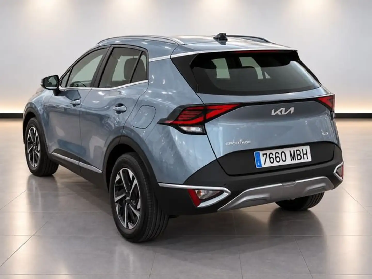 Kia Sportage 1.6 T-GDI HEV DRIVE AUTO 230 5P Plateado - 2
