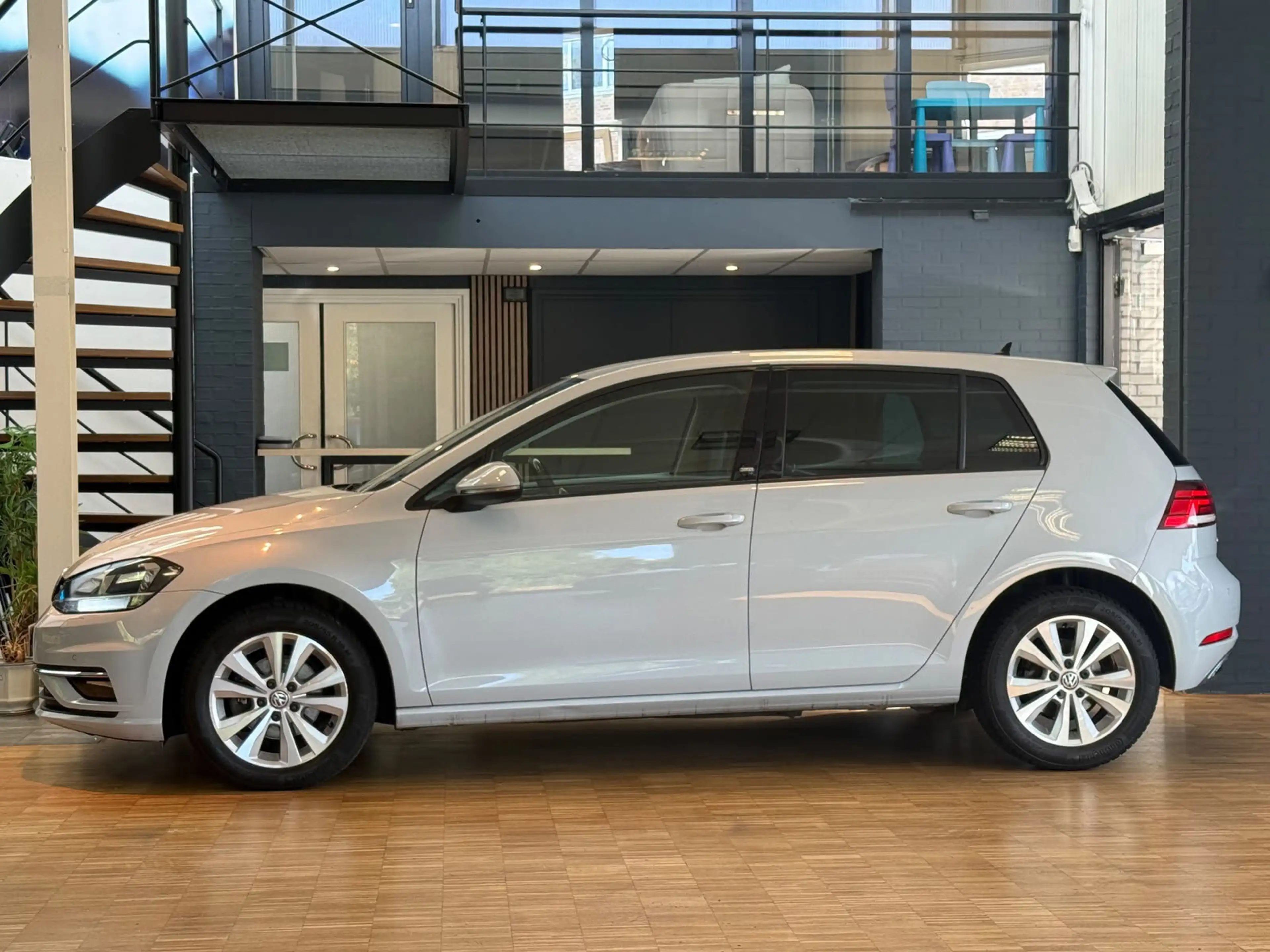 Volkswagen Golf 1.0 TSI Comfortline — photo 3