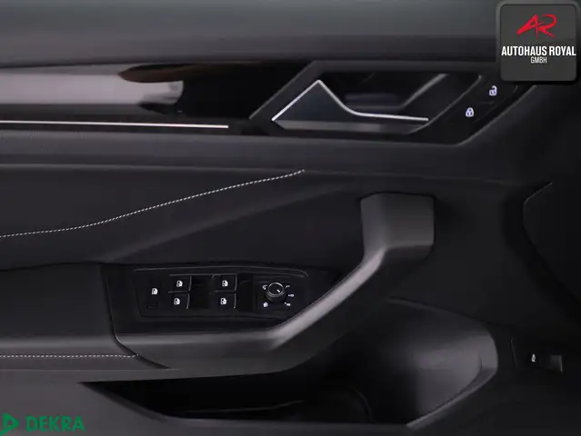 Volkswagen T-Roc view 14