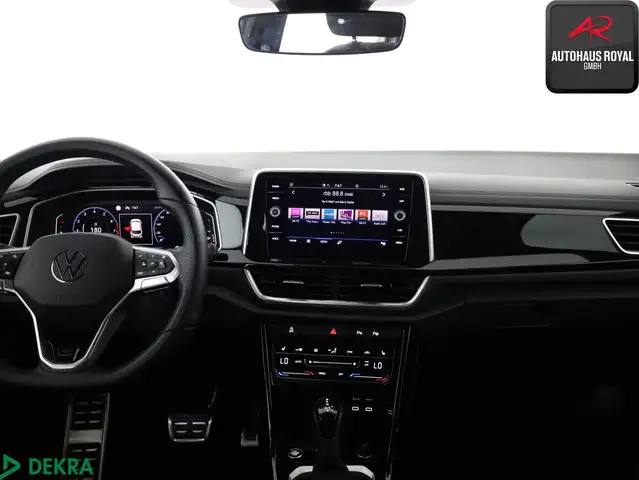 Volkswagen T-Roc view 9