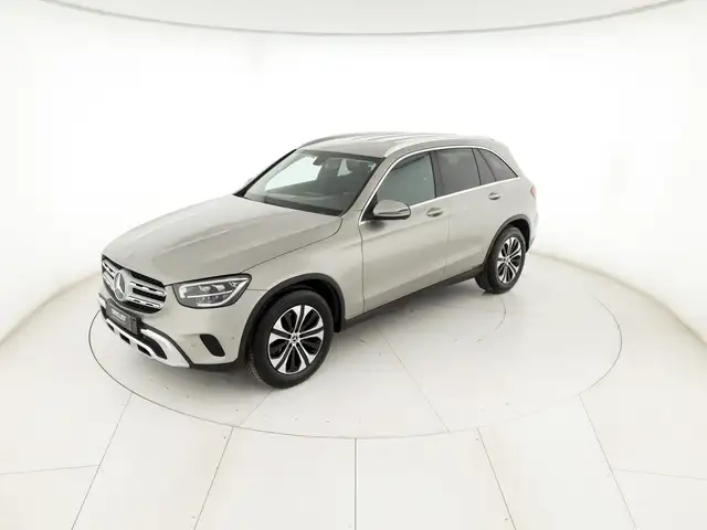 Mercedes-Benz GLC view 2