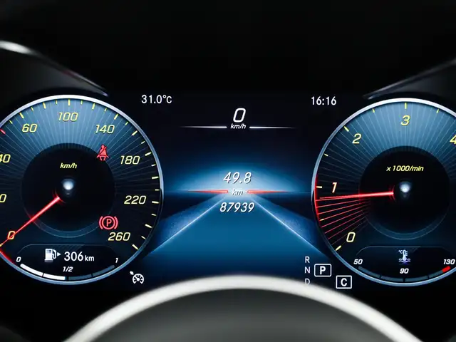 Mercedes-Benz GLC view 12