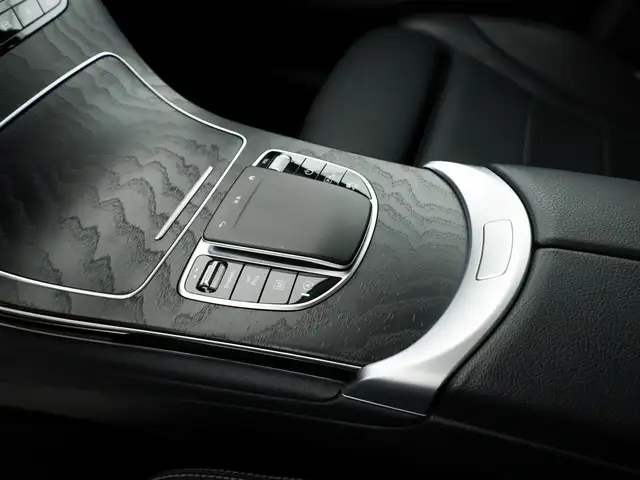 Mercedes-Benz GLC view 14