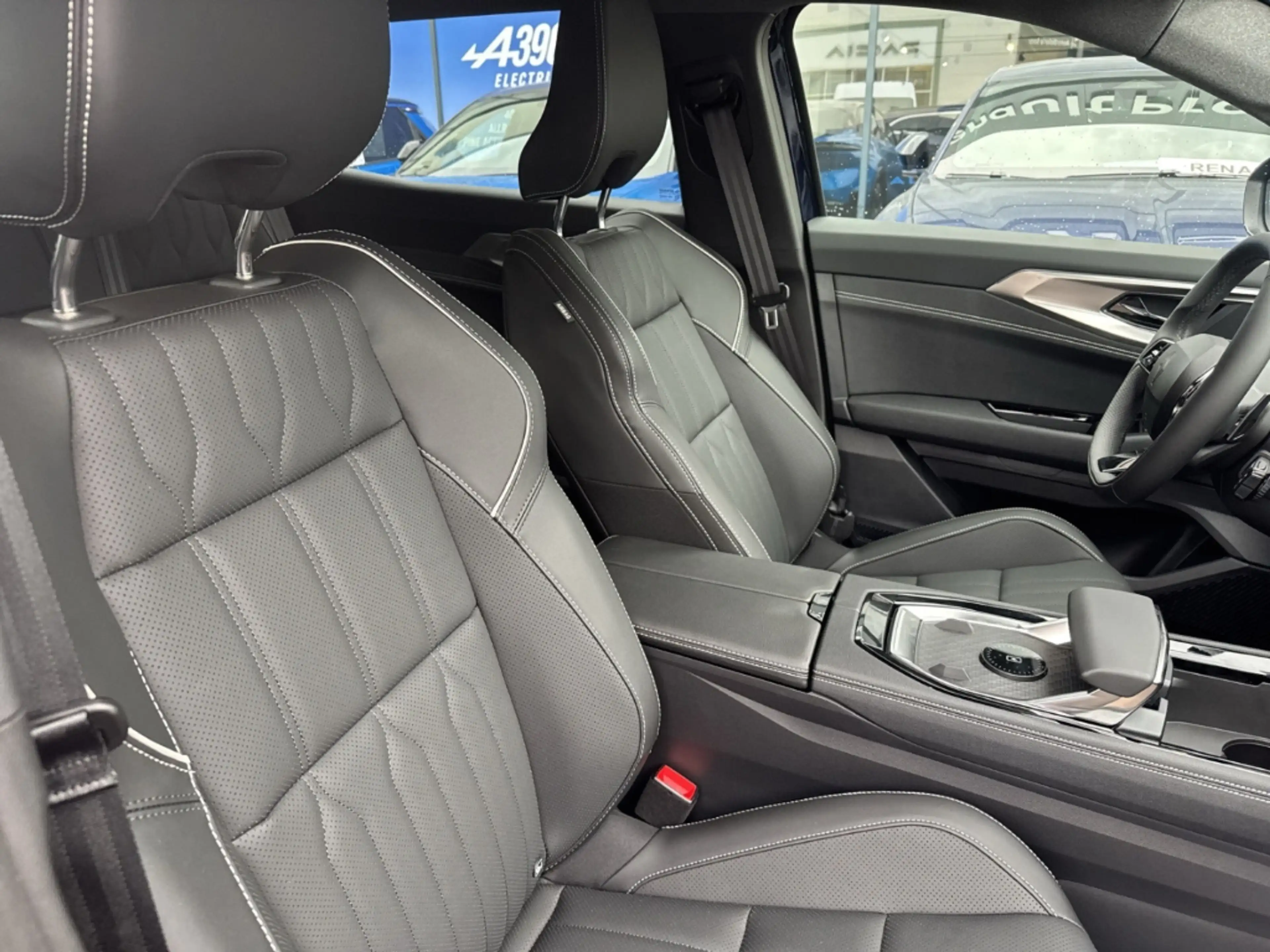 Renault Espace VI Iconic E-Tech Hybrid 5-Sitzer — photo 9