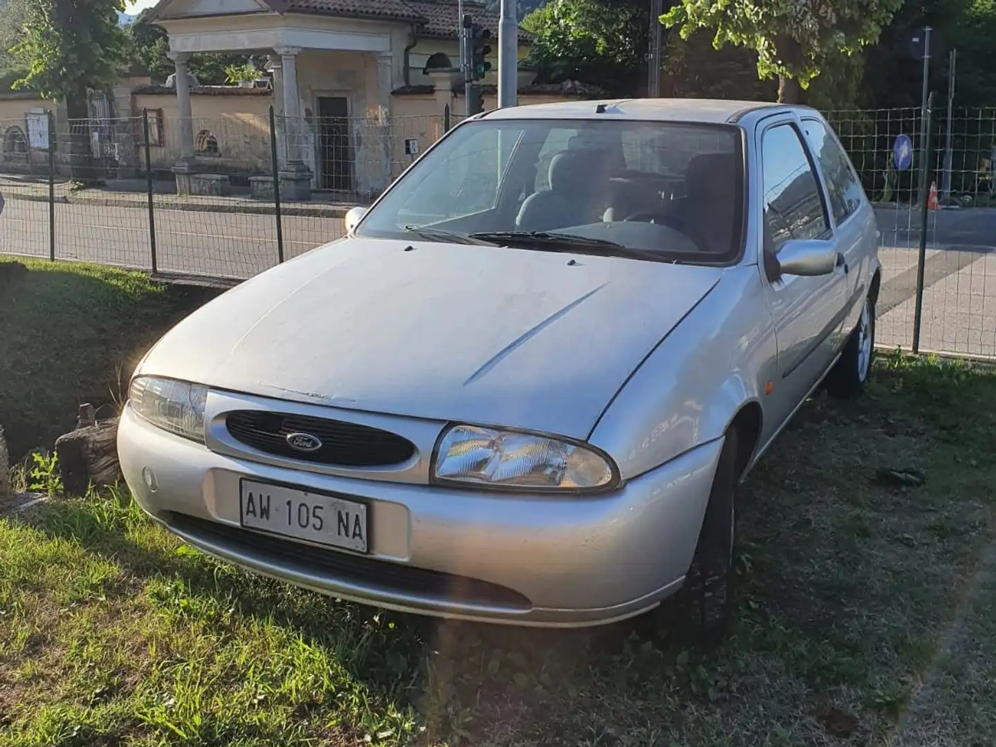 Ford Fiesta Fiesta 3p 1.4 Techno Gris - 1