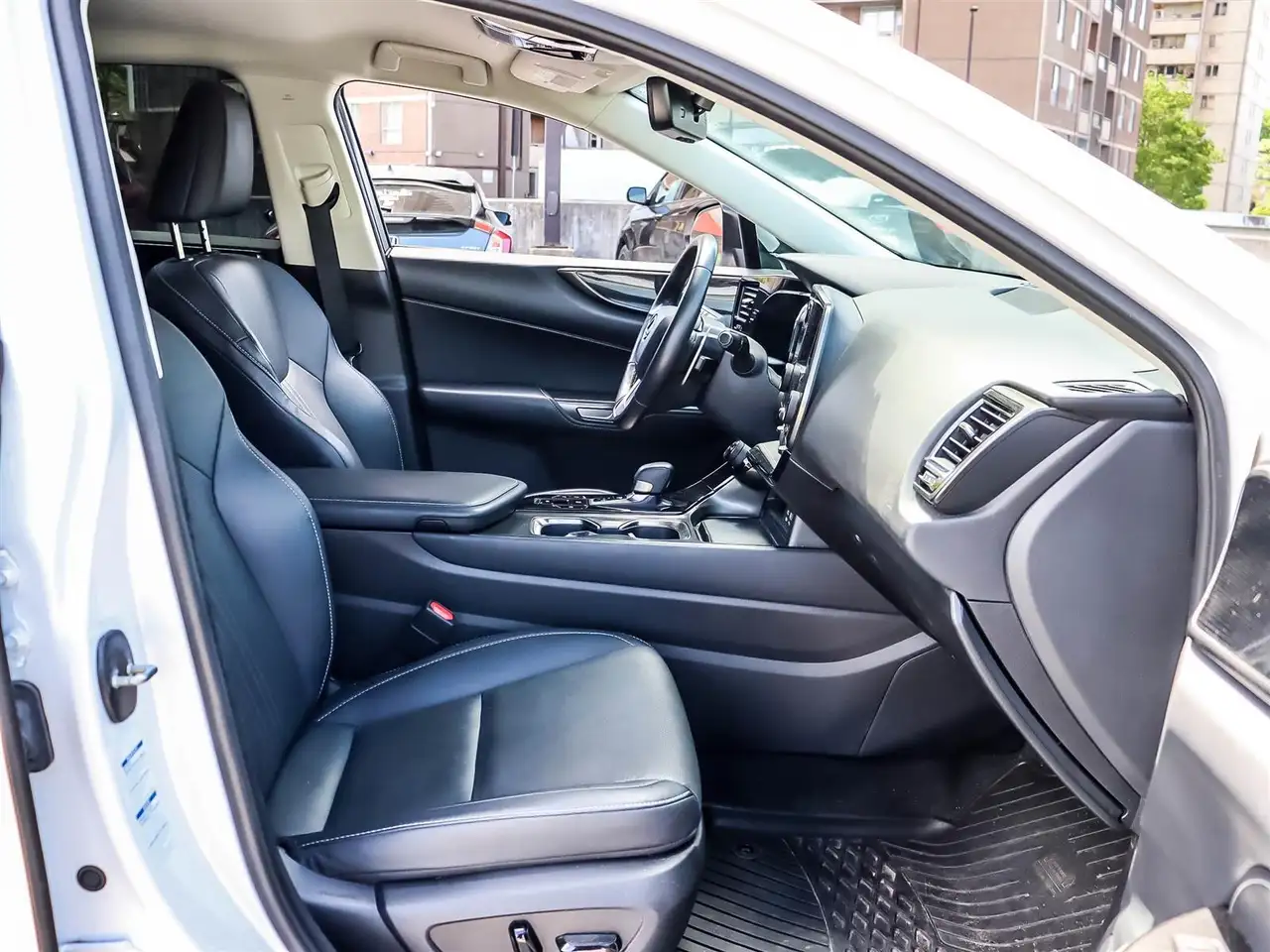 Lexus NX снимка Lexus NX