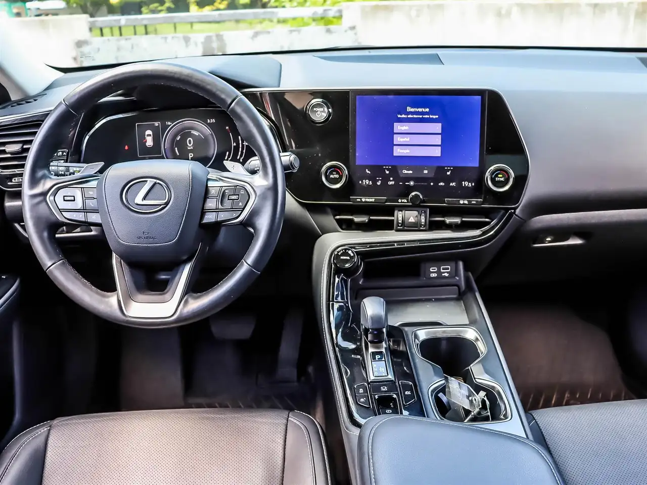 Lexus NX снимка Lexus NX